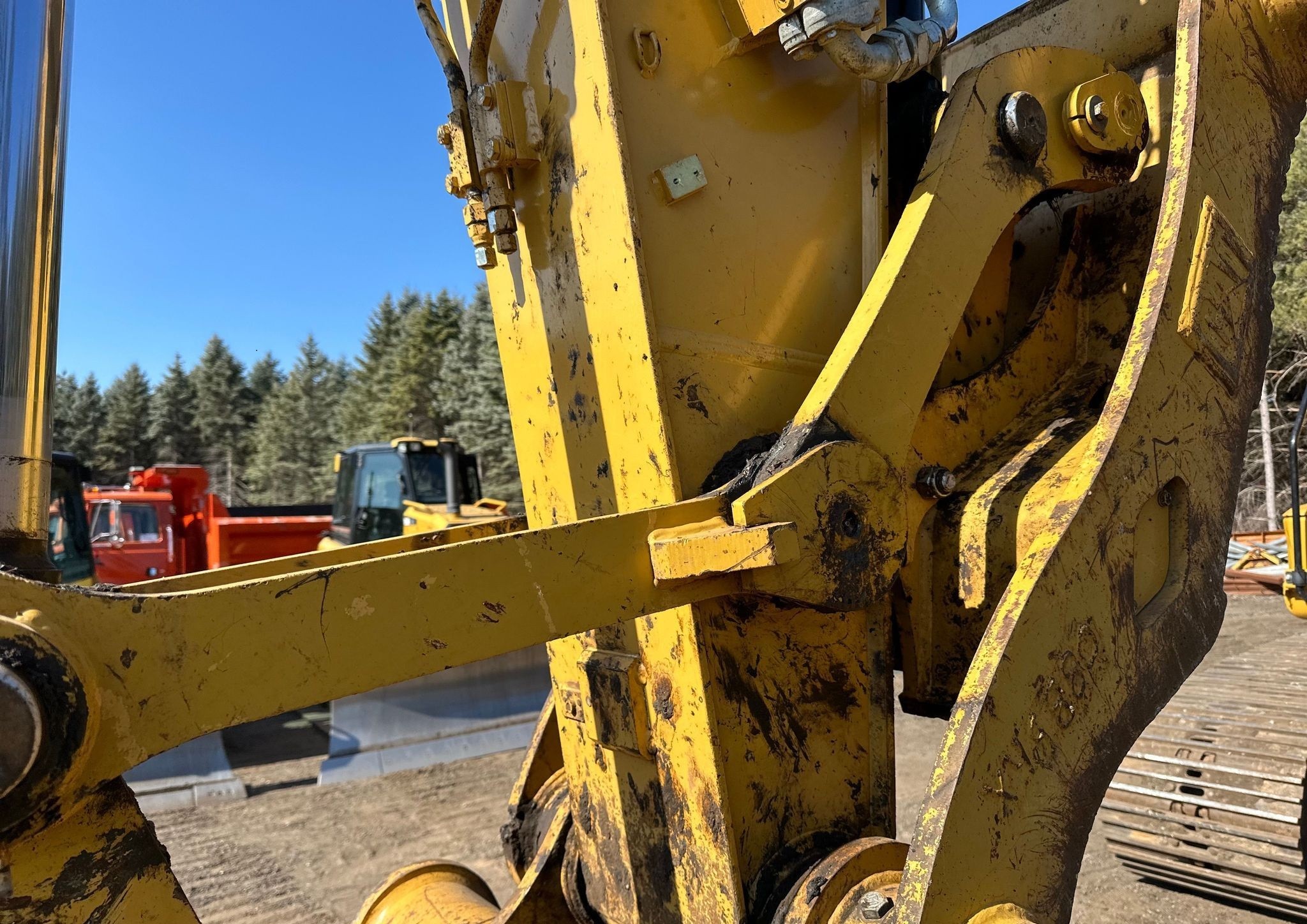 gallery 2015 Caterpillar 323FL excavator