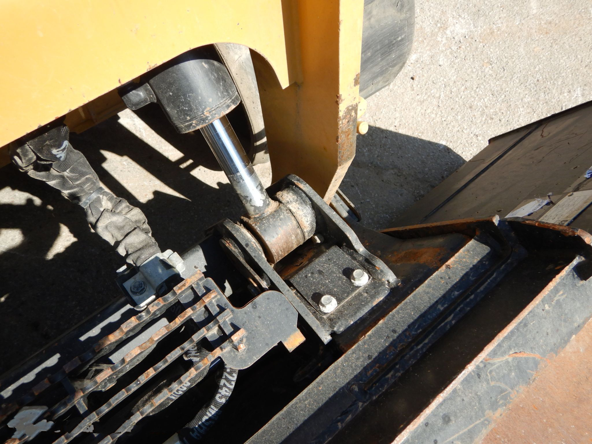 gallery 2018 Caterpillar 299D2 skid steer