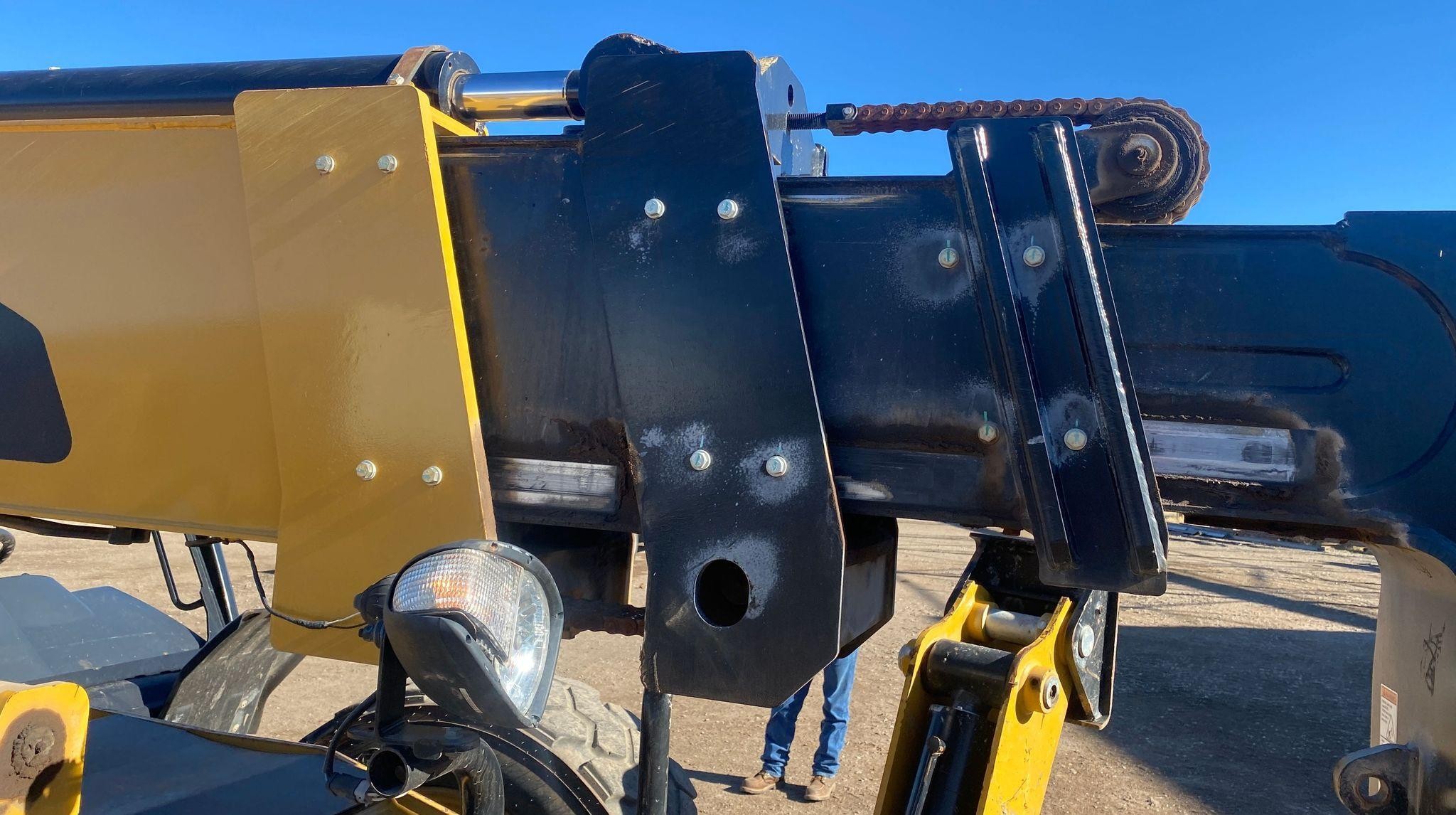 gallery 2017 Caterpillar TL1055D telehandler