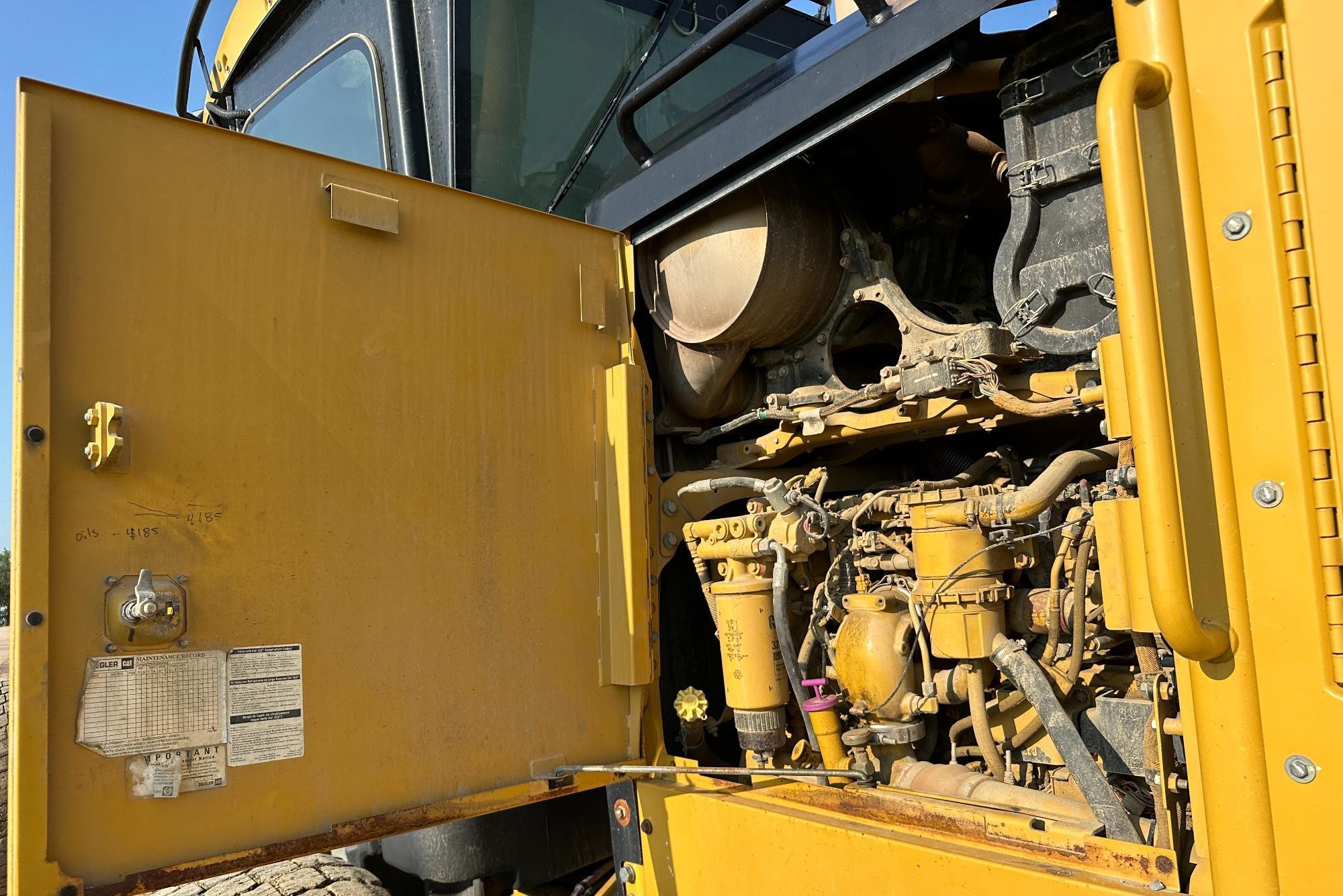 gallery 2014 Caterpillar 140M2 VHP Plus Motor Grader