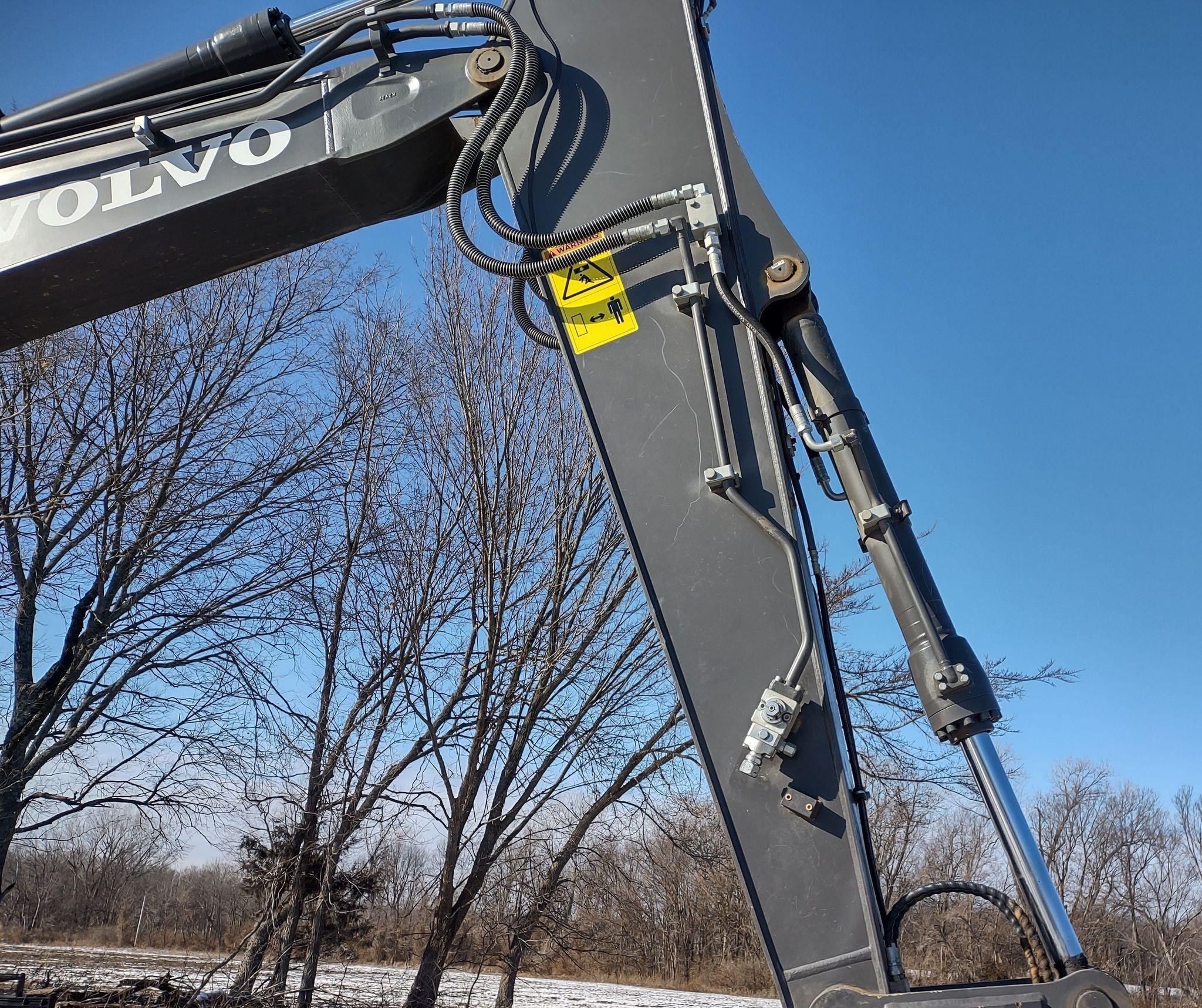 gallery 2021 Volvo ECR145EL excavator