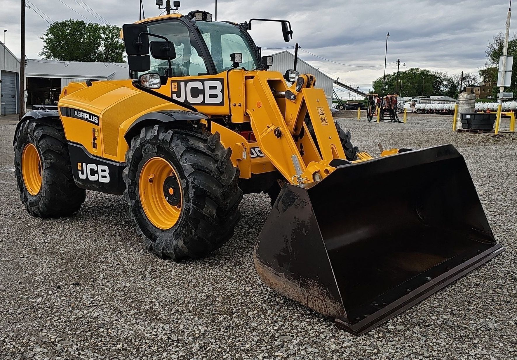 gallery 2023 JCB 542-70AG telehandler