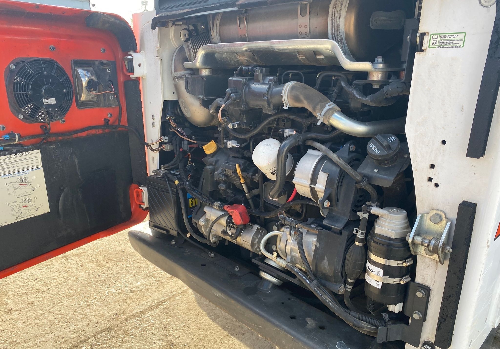 gallery 2019 Bobcat T870 tracked skid steer loader