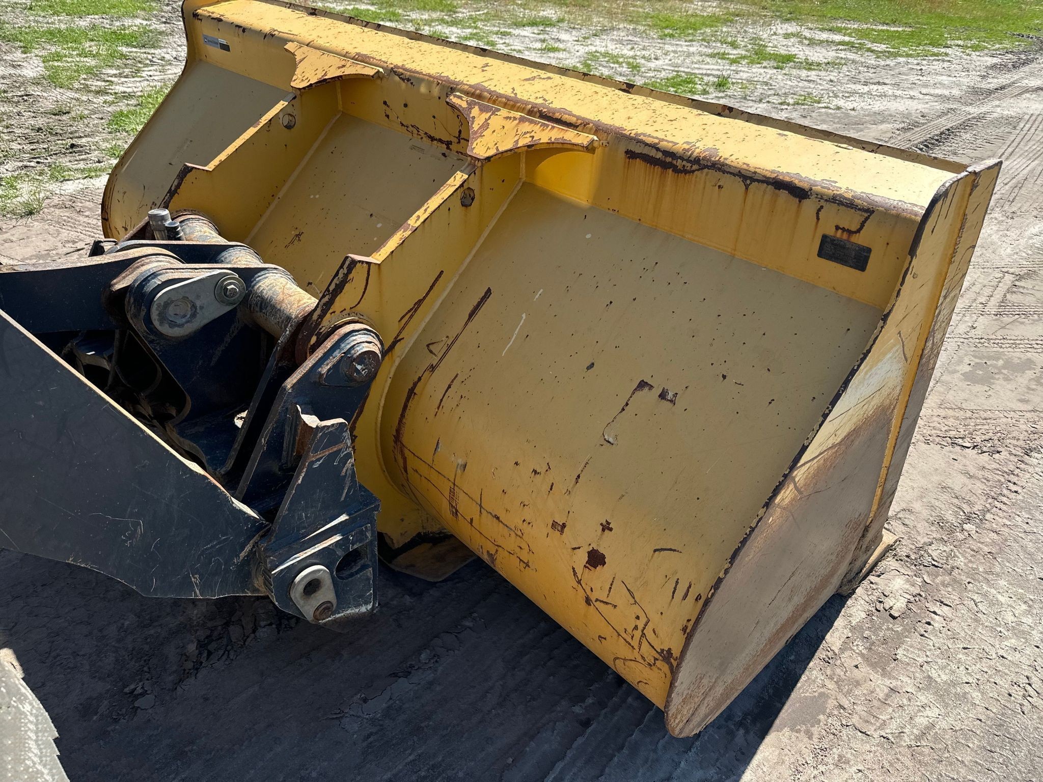 gallery 2014 John Deere 624K wheel loader