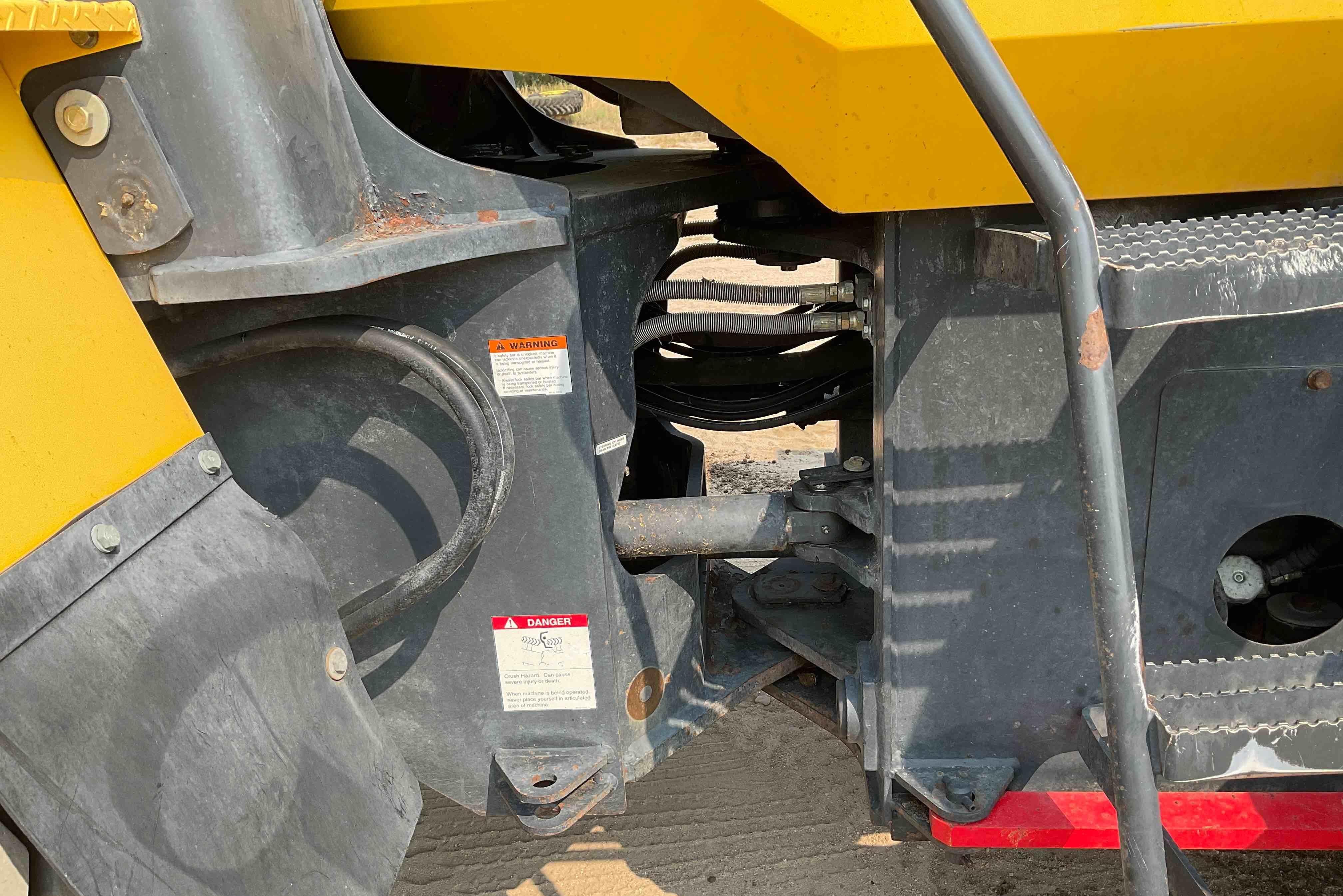 gallery 2008 Komatsu WA320-5L Wheel Loader W/Grapple