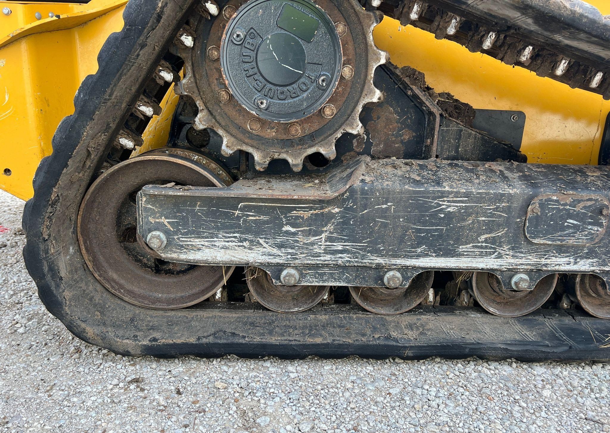 gallery 2019 John Deere 333G  tracked skid steer loader