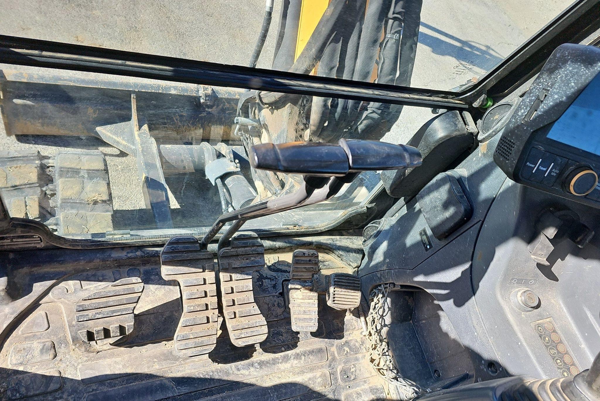 gallery 2021 Case CX57C mini excavator