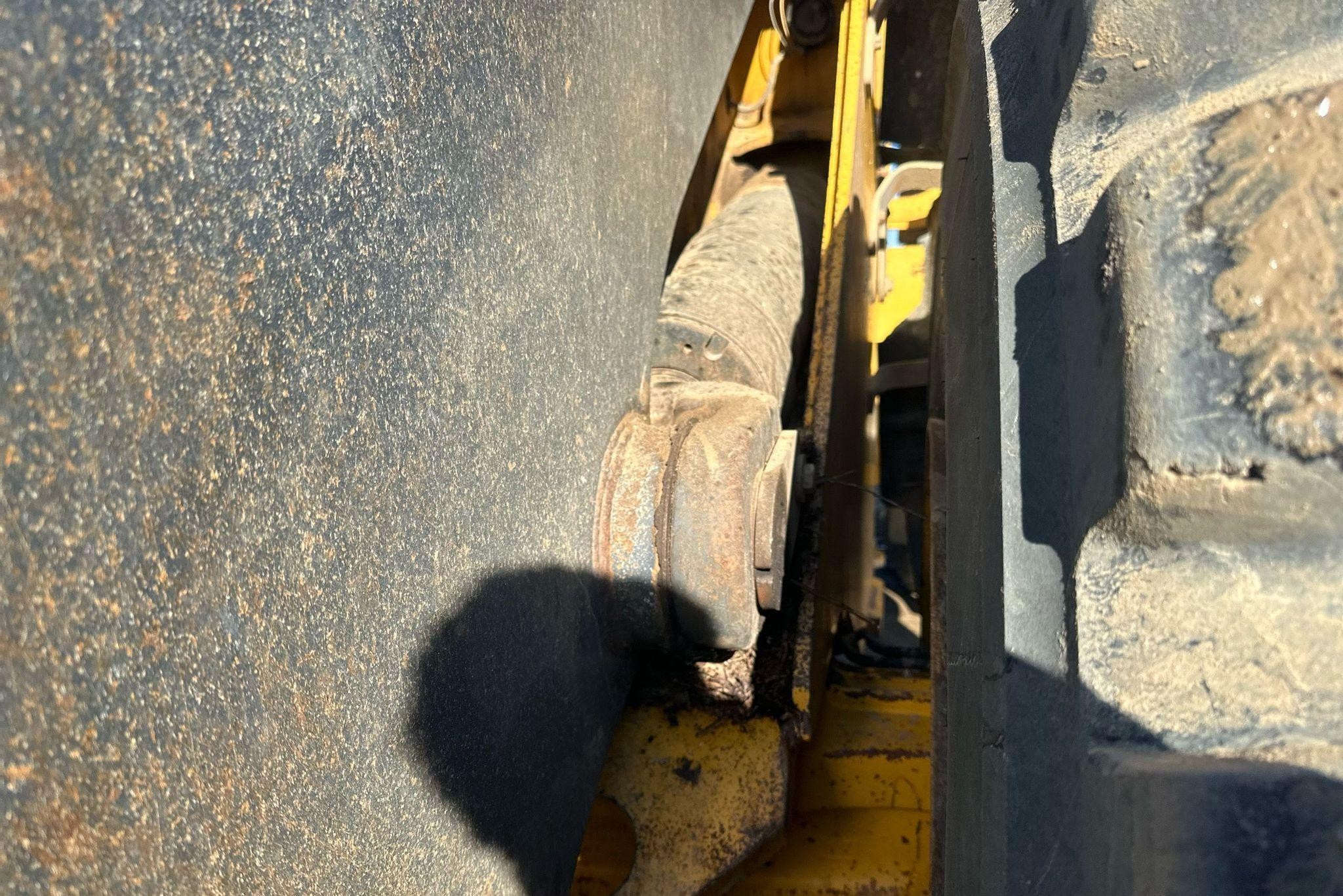 gallery 2006 John Deere 844J wheel loader