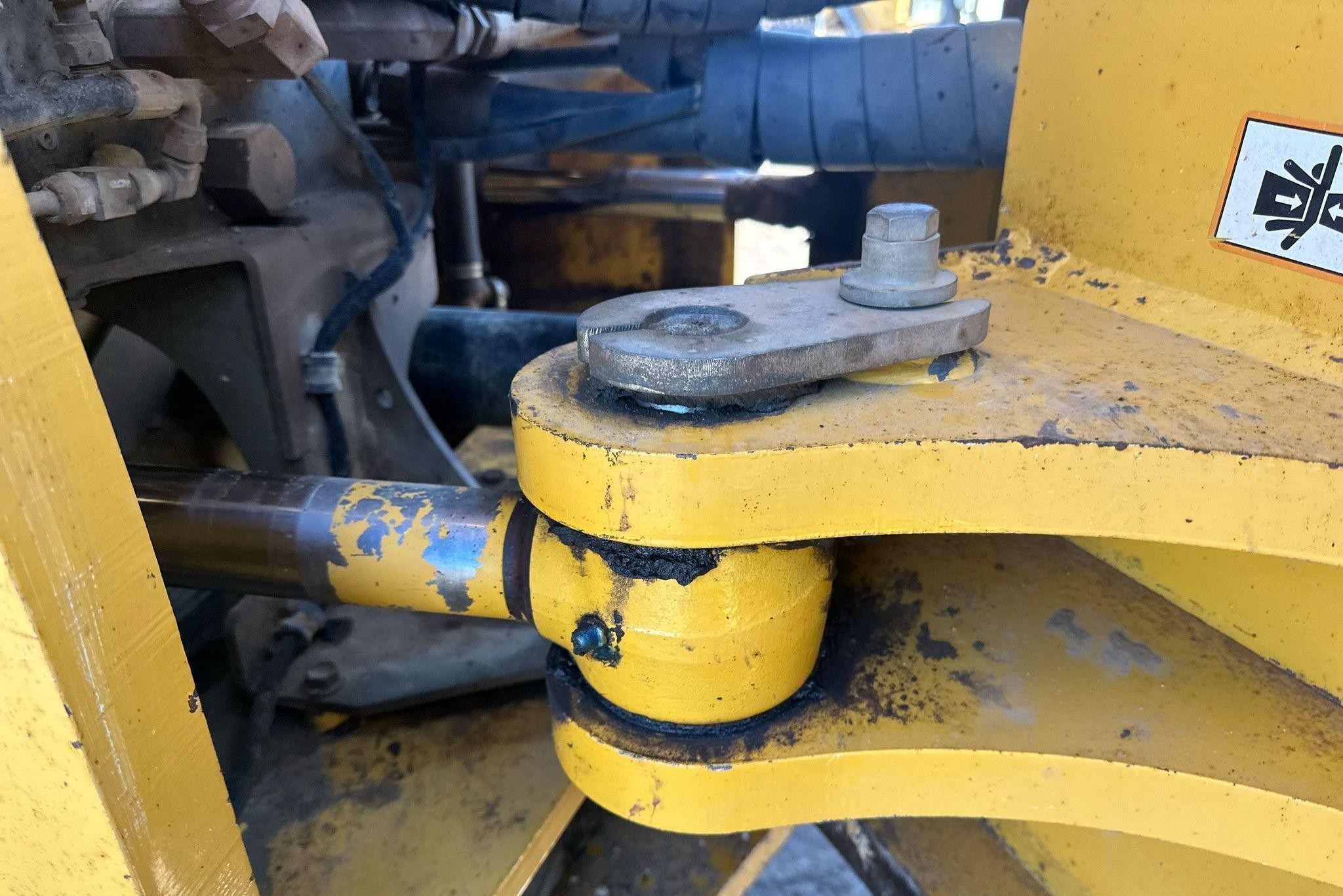 gallery 2006 John Deere 844J wheel loader