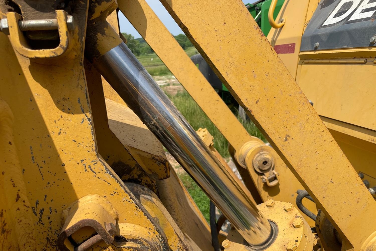 gallery 2007 John Deere 850J LT Dozer WMulti-Shank Ripper