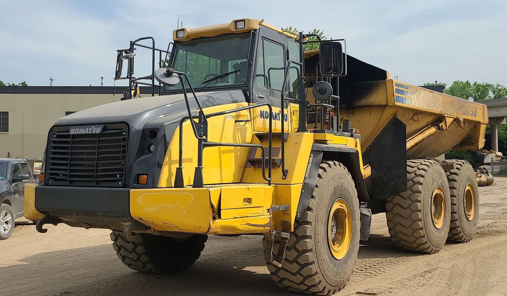 gallery 2013 Komatsu HM400-3 haul truck