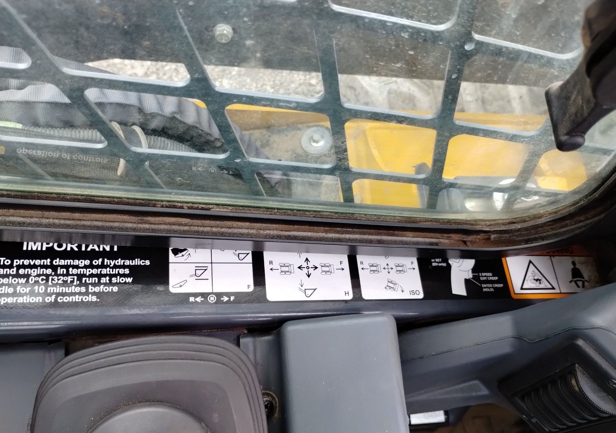 gallery 2022 John Deere 330G skid steer loader