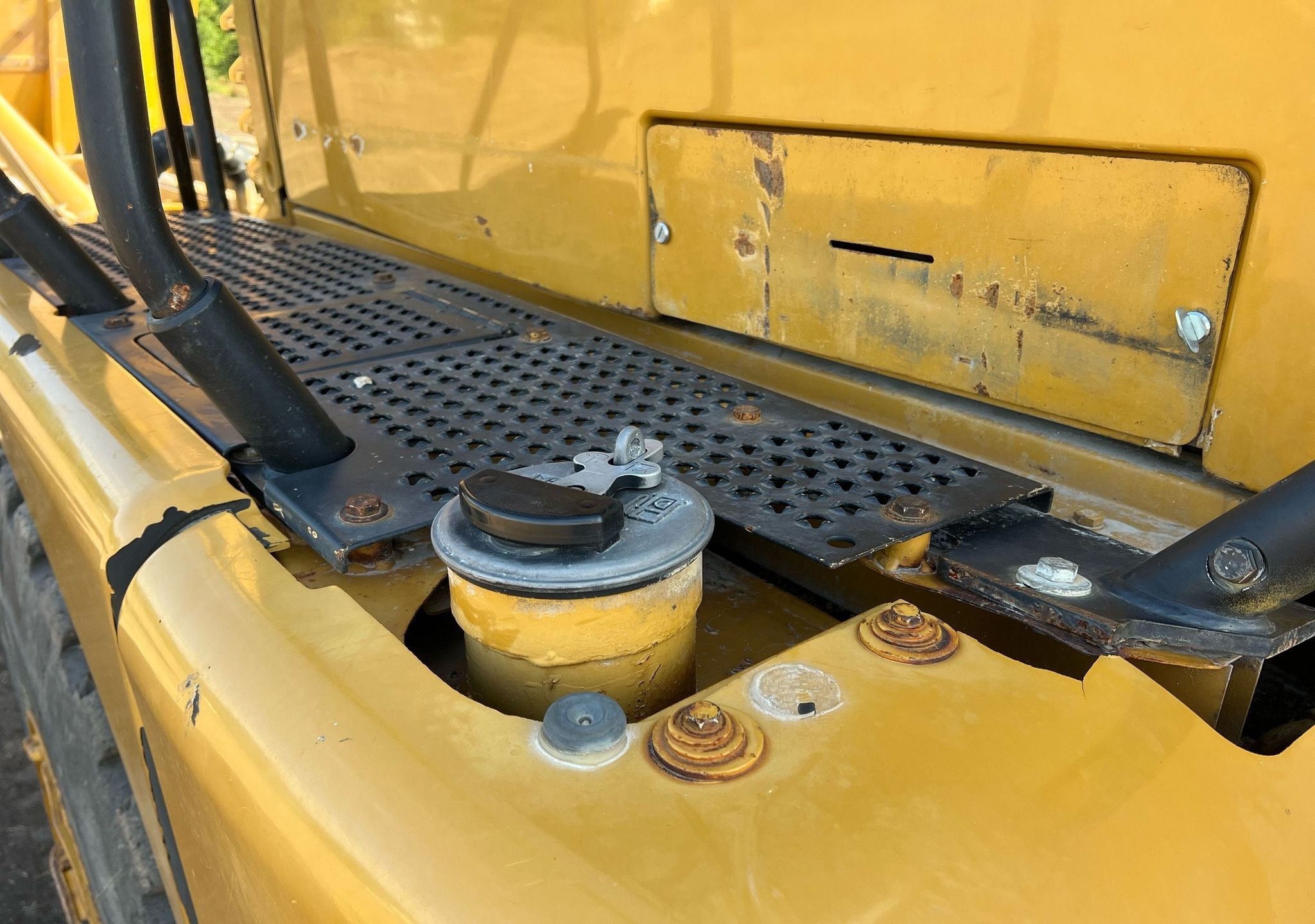 gallery 2002 Caterpillar 730 haul truck