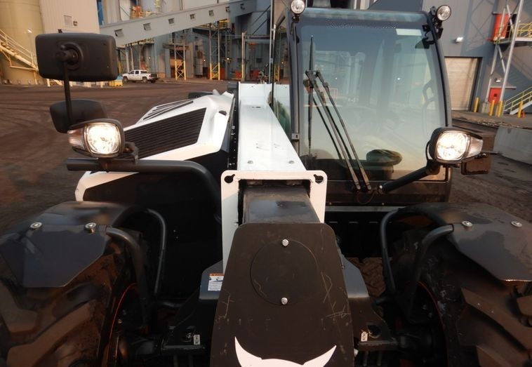 gallery 2018 Bobcat V519 telehandler
