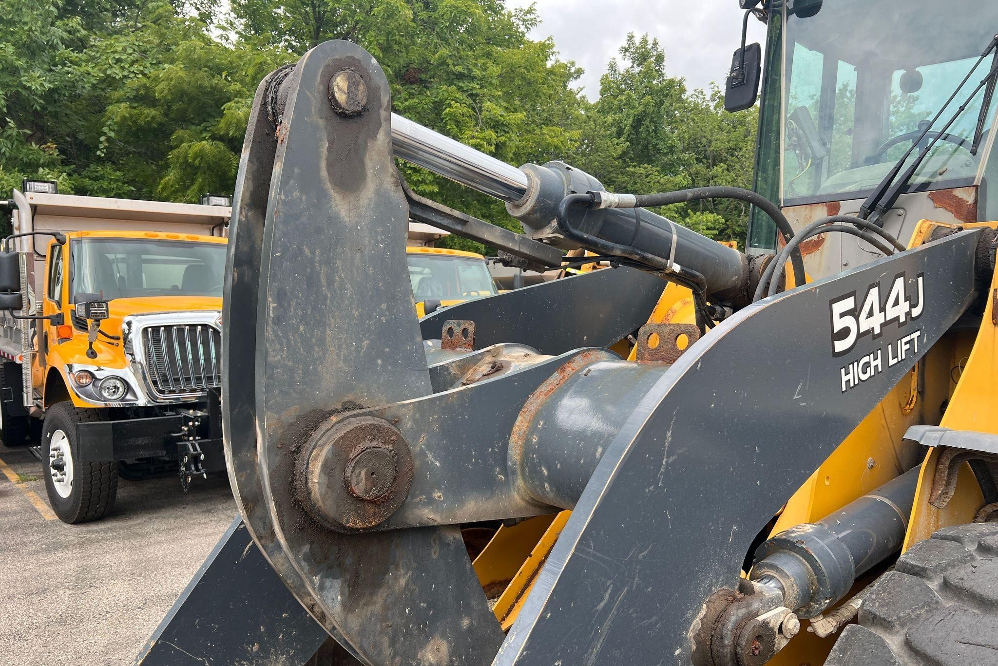 gallery 2008 John Deere 544J wheel loader