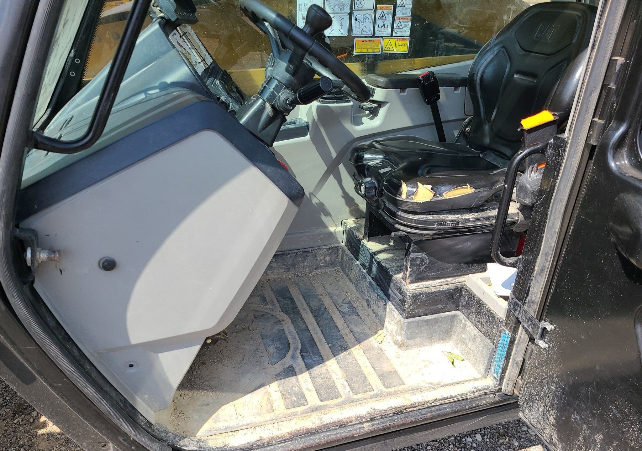 gallery 2017 Caterpillar TL1255D telehandler