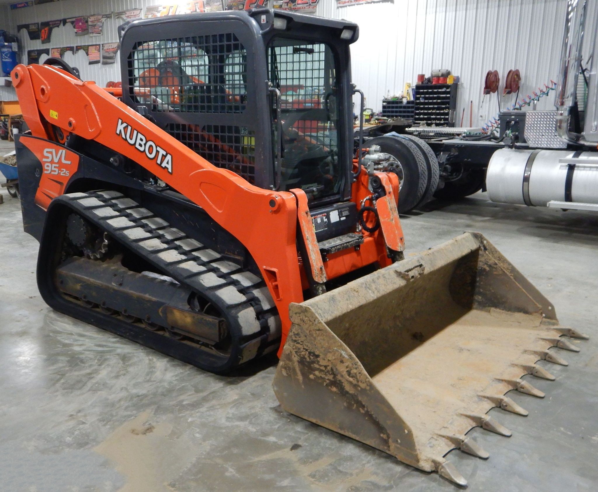 gallery 2019 Kubota SVL95-2S tracked skid steer loader