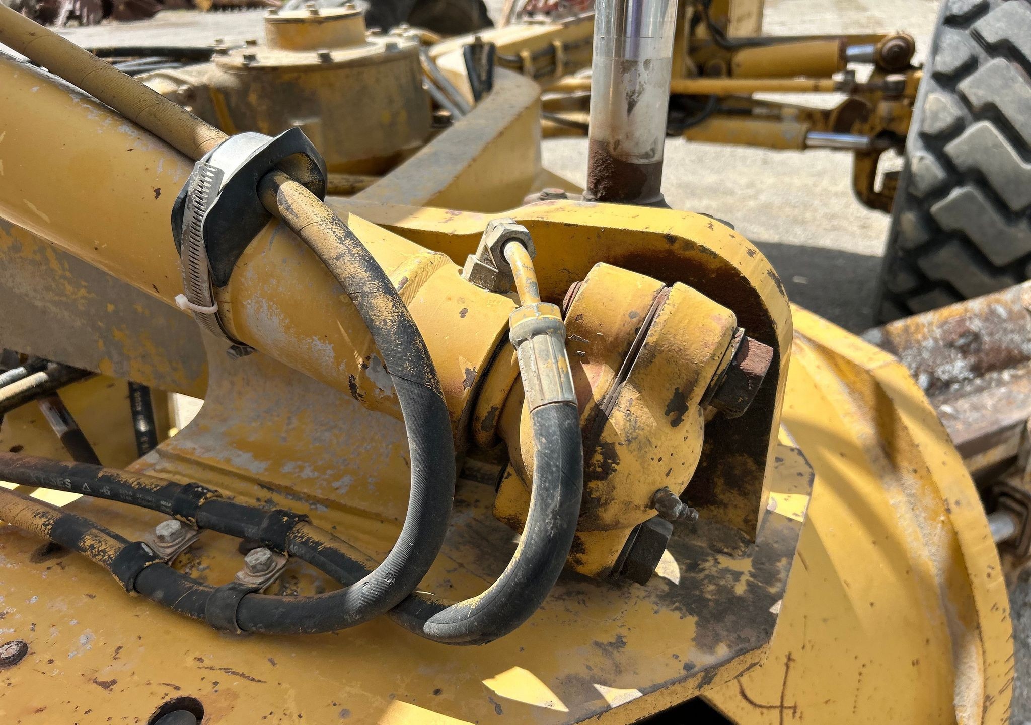 gallery 2006 Caterpillar 160H VHP Plus motor grader