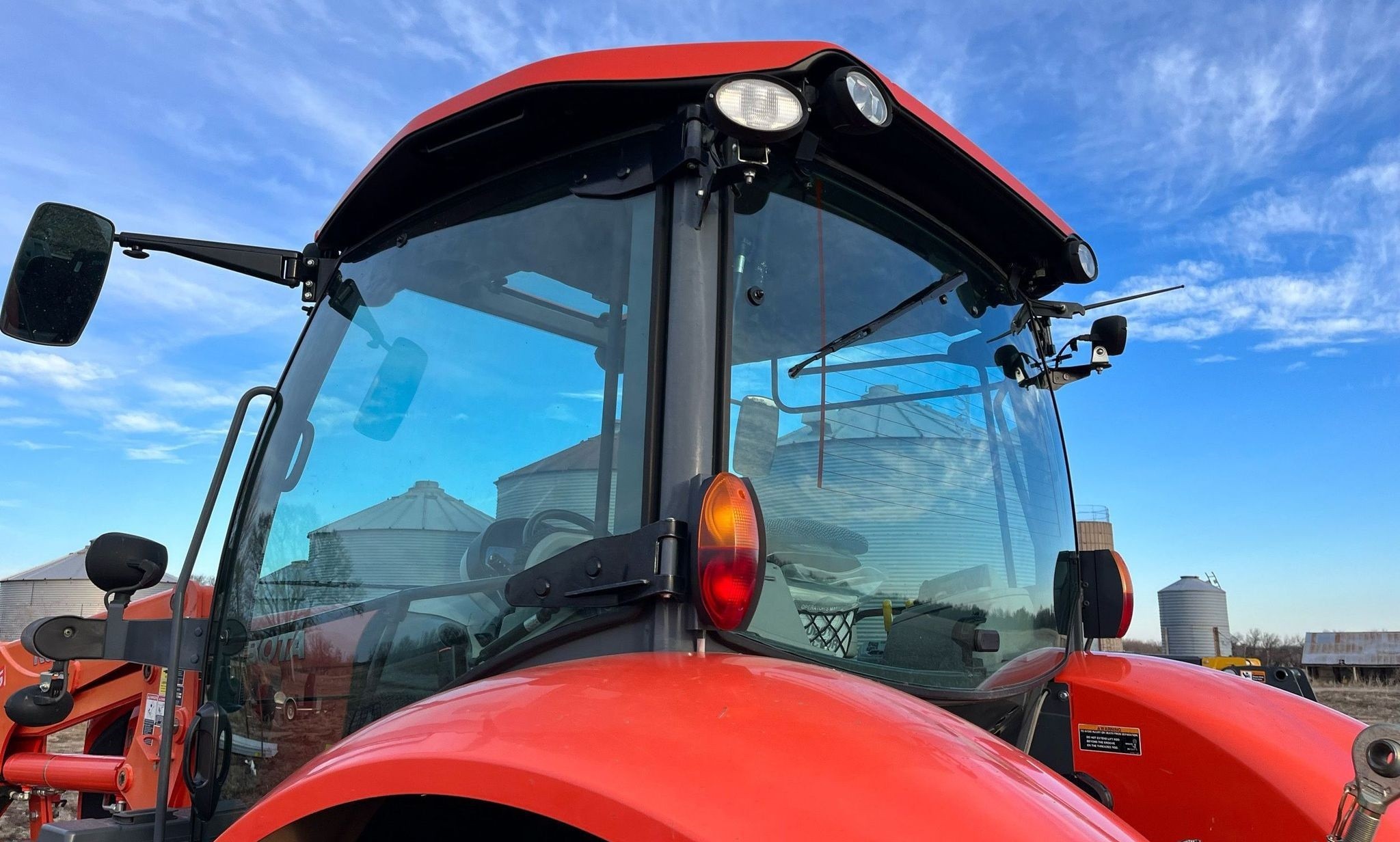 gallery 2018 Kubota M7-171 MFWD tractor