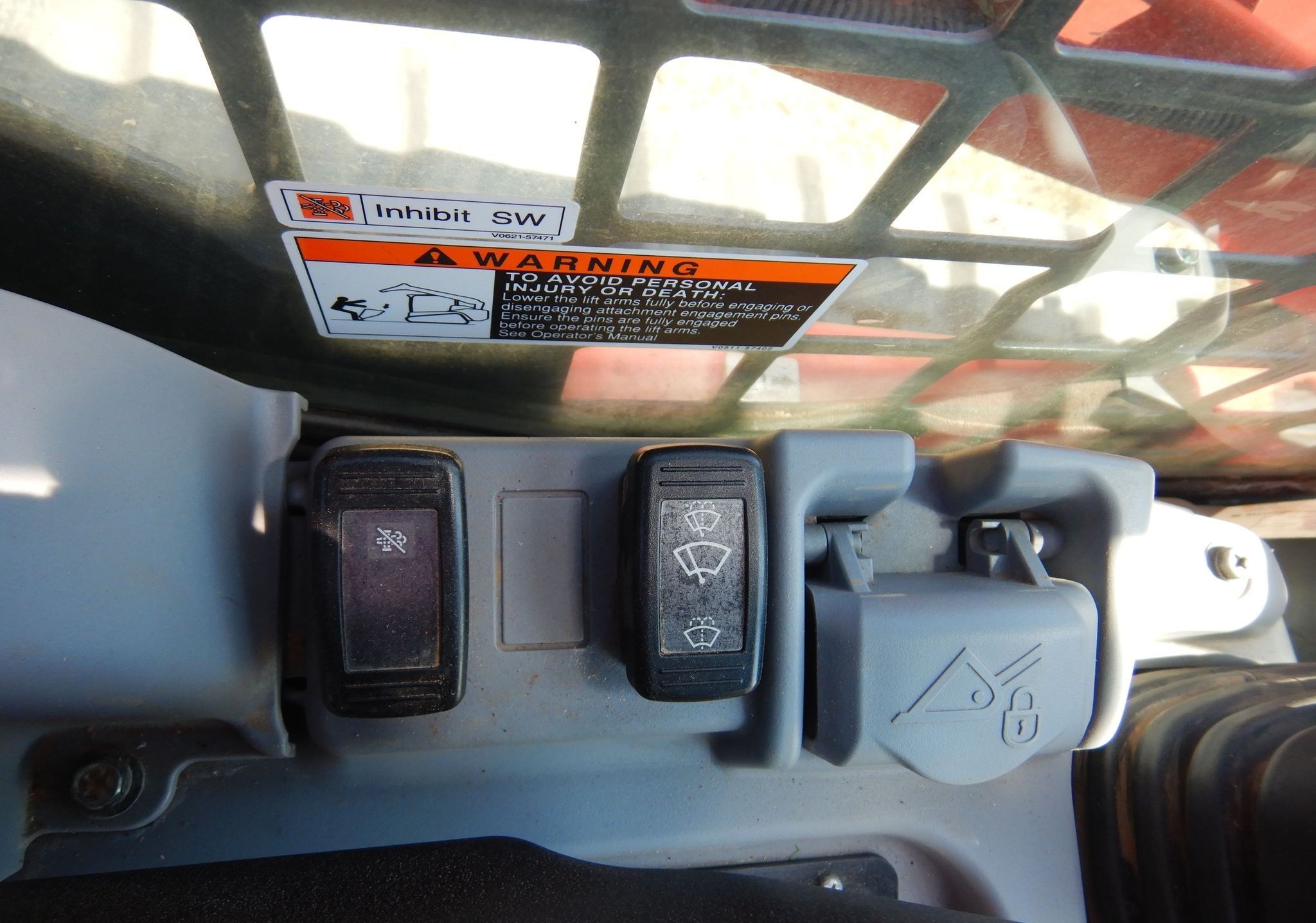 gallery 2021 Kubota SVL75-2  tracked skid steer loader
