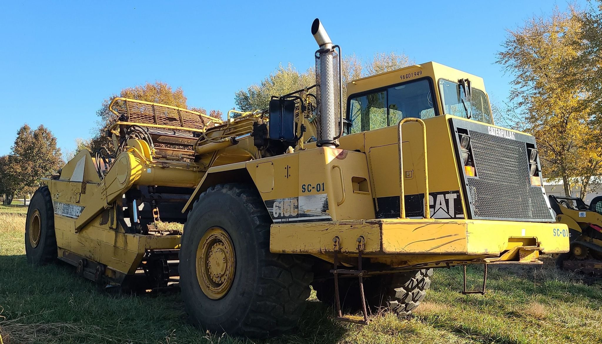 gallery 2006 Caterpillar 615C Series II elevating scraper