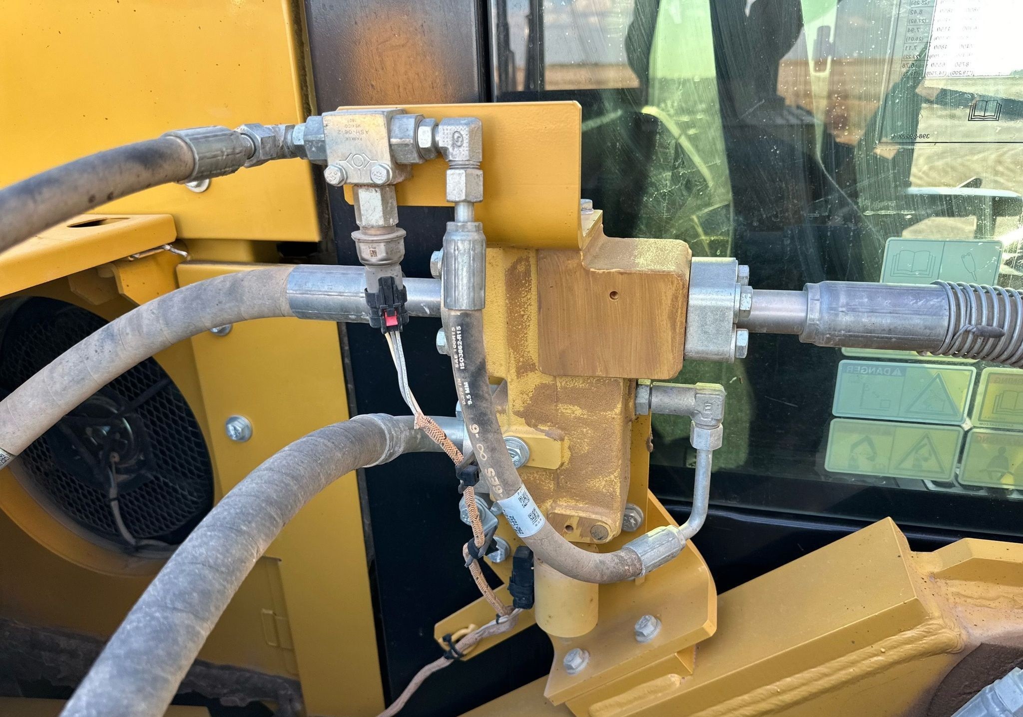 gallery 2018 Caterpillar 326F L excavator