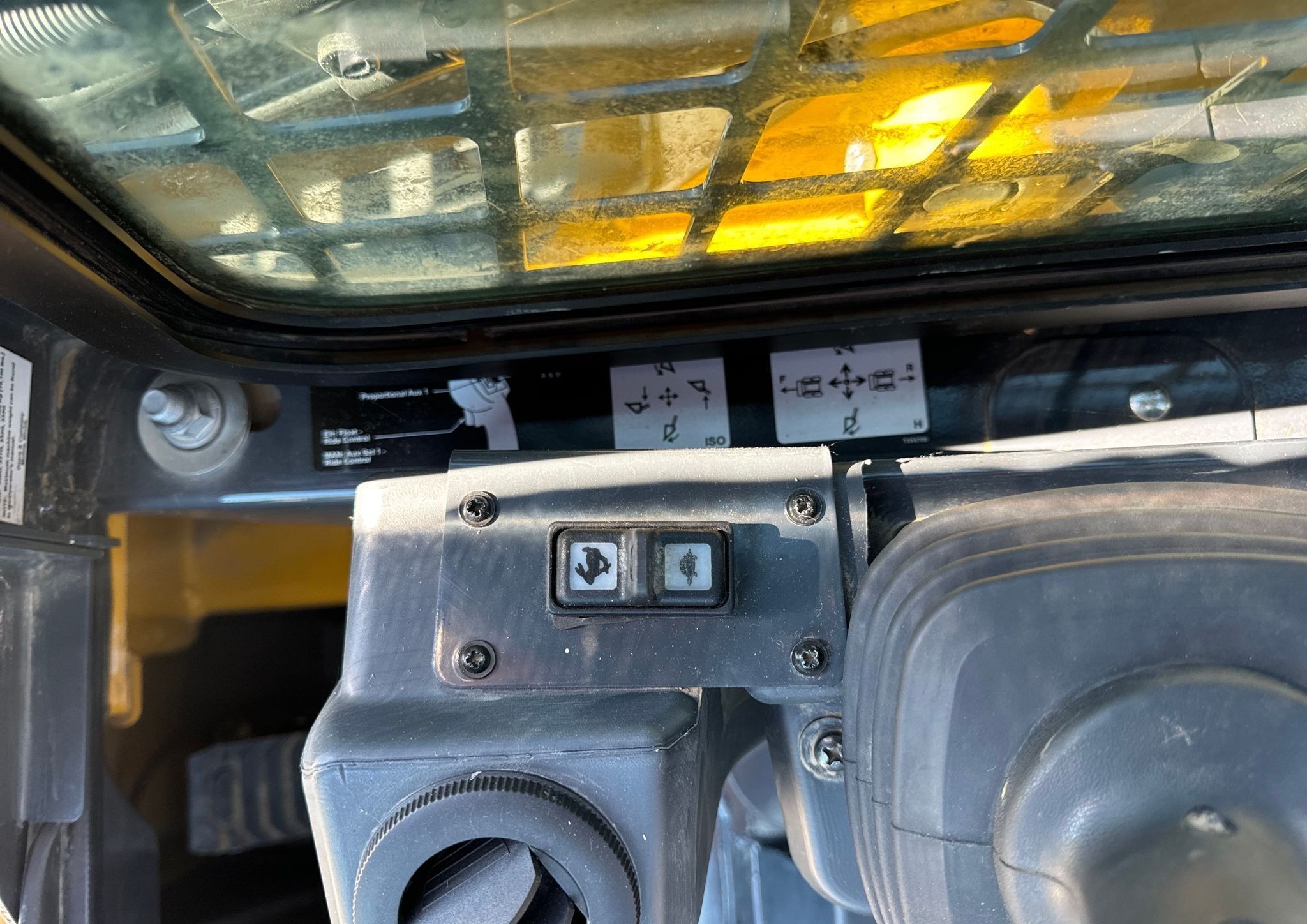 gallery 2023 John Deere 317G tracked skid steer loader