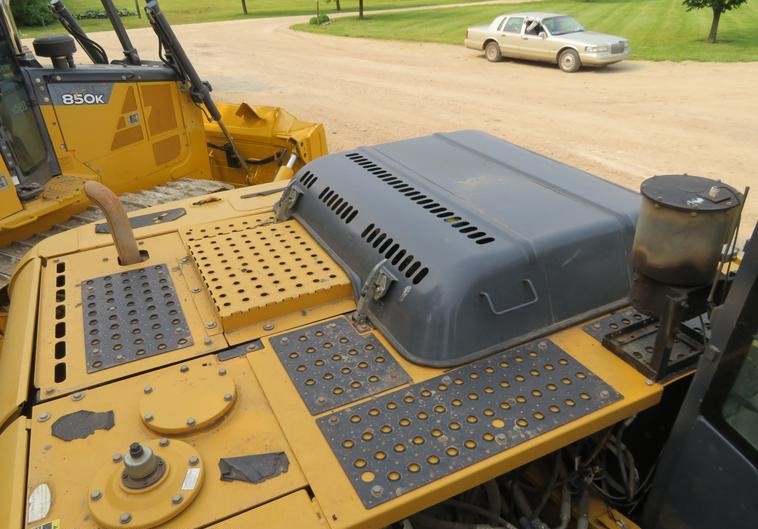gallery 2012 John Deere 200D LC excavator
