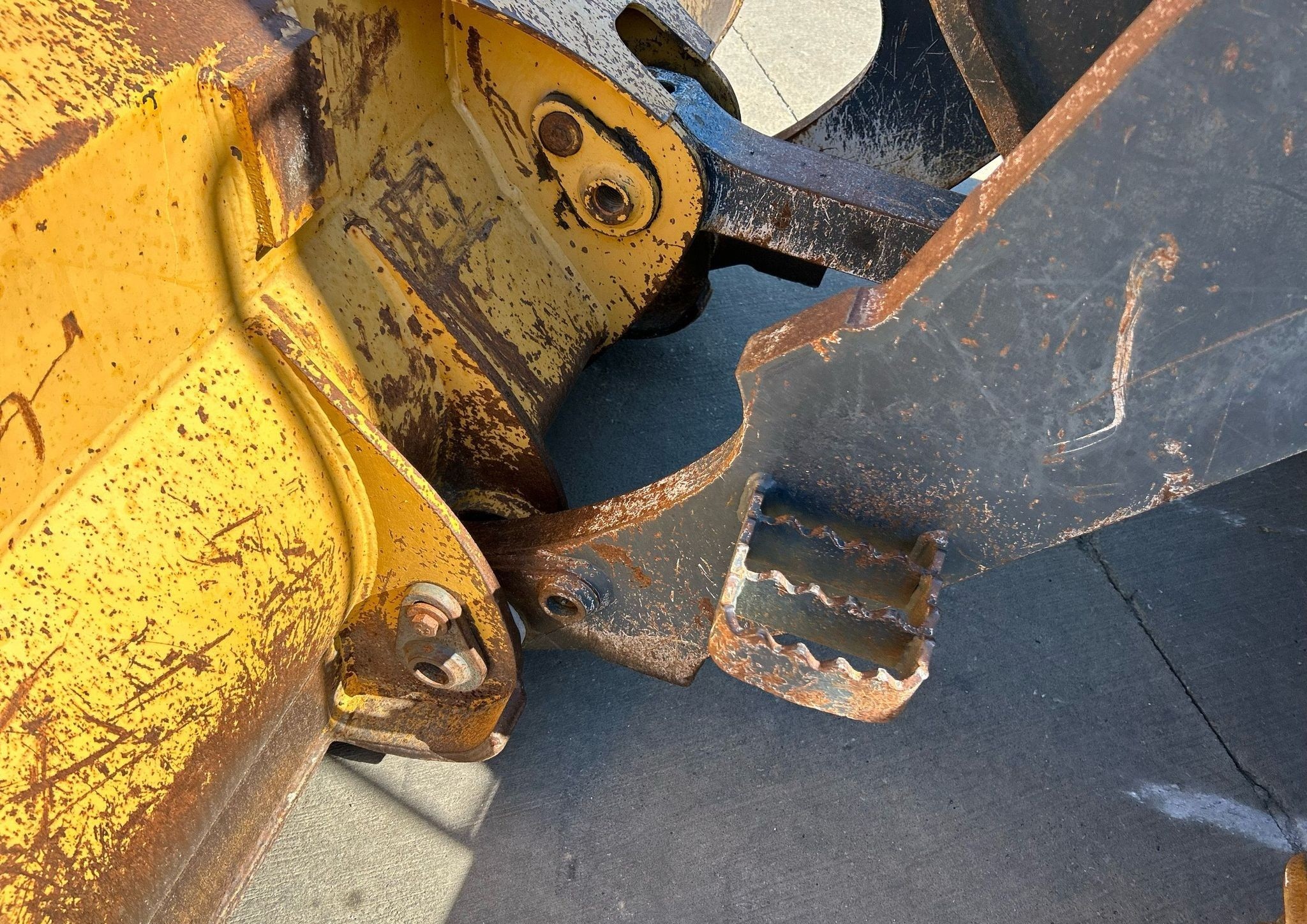 gallery 2012 John Deere 605C track loader