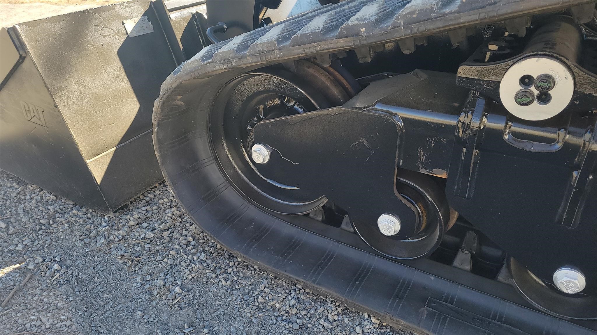 gallery 2017 CATERPILLAR 299D2 Skid Steer