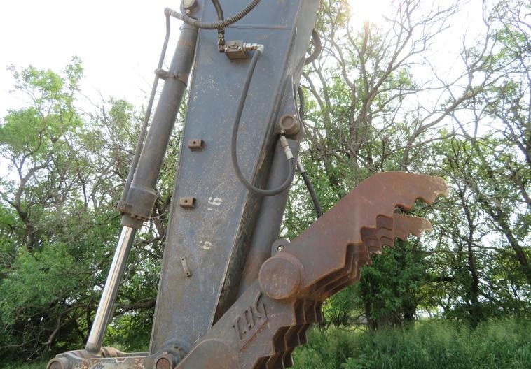 gallery 2012 John Deere 200D LC excavator
