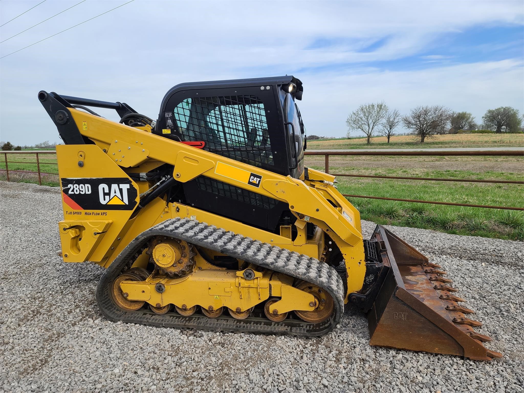 gallery 2017 Caterpillar 289D Skid Steer