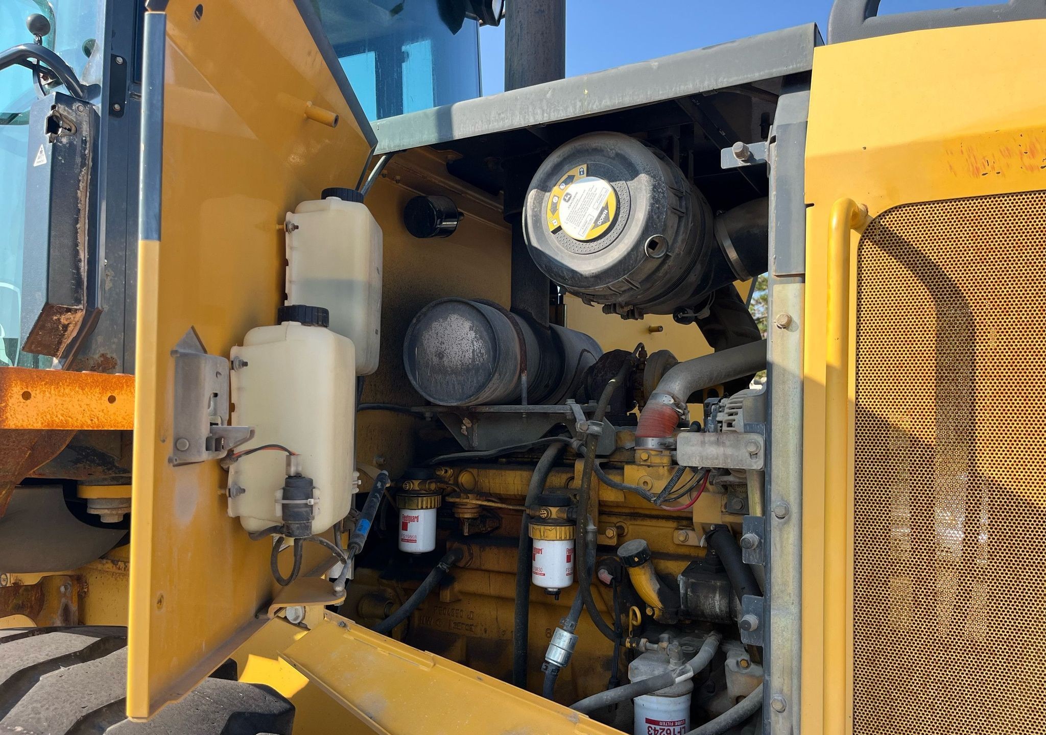 gallery 2005 John Deere 544J wheel loader