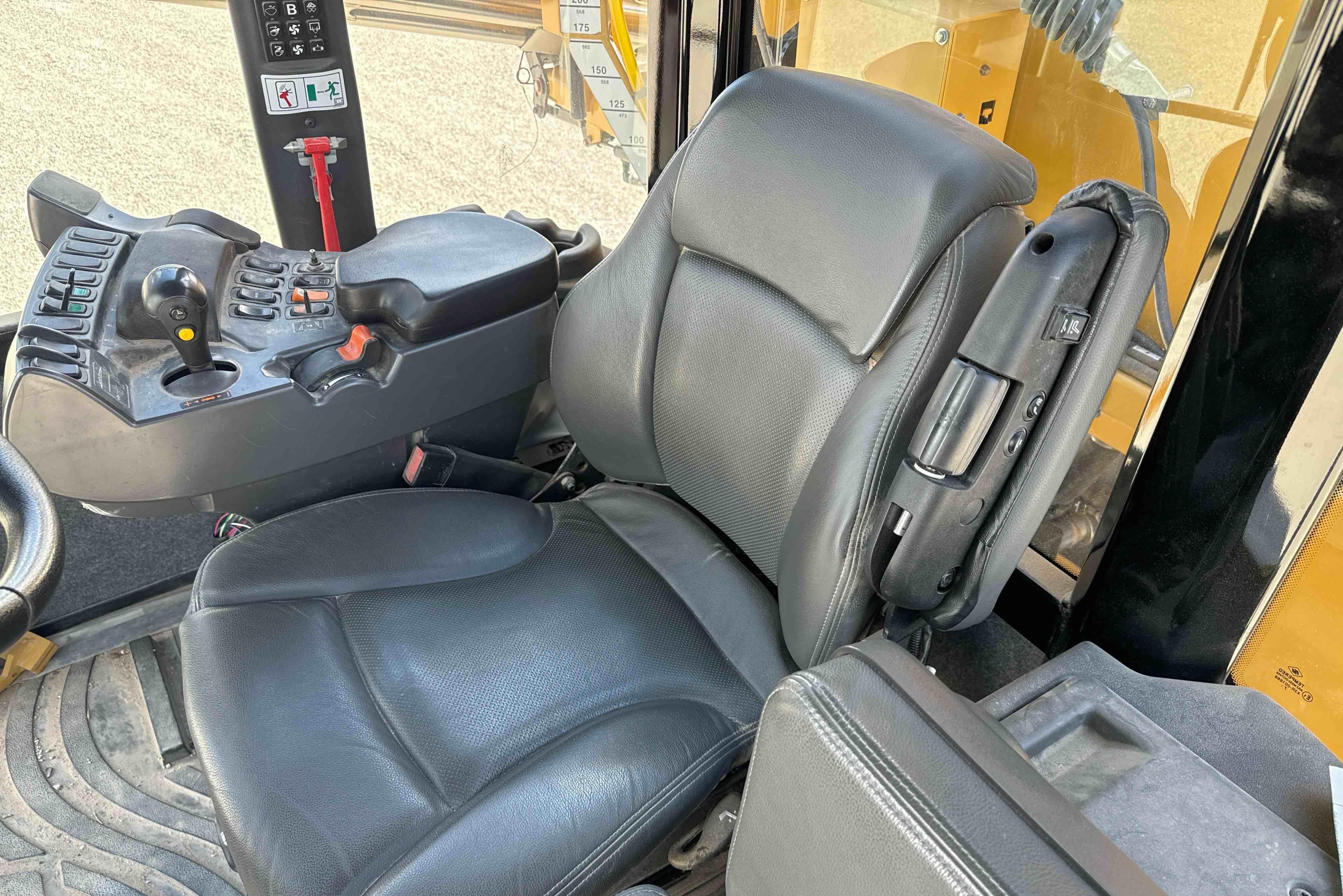 gallery 2018 TerraGator TG8400B Floater Applicator wAirmax Precision 2