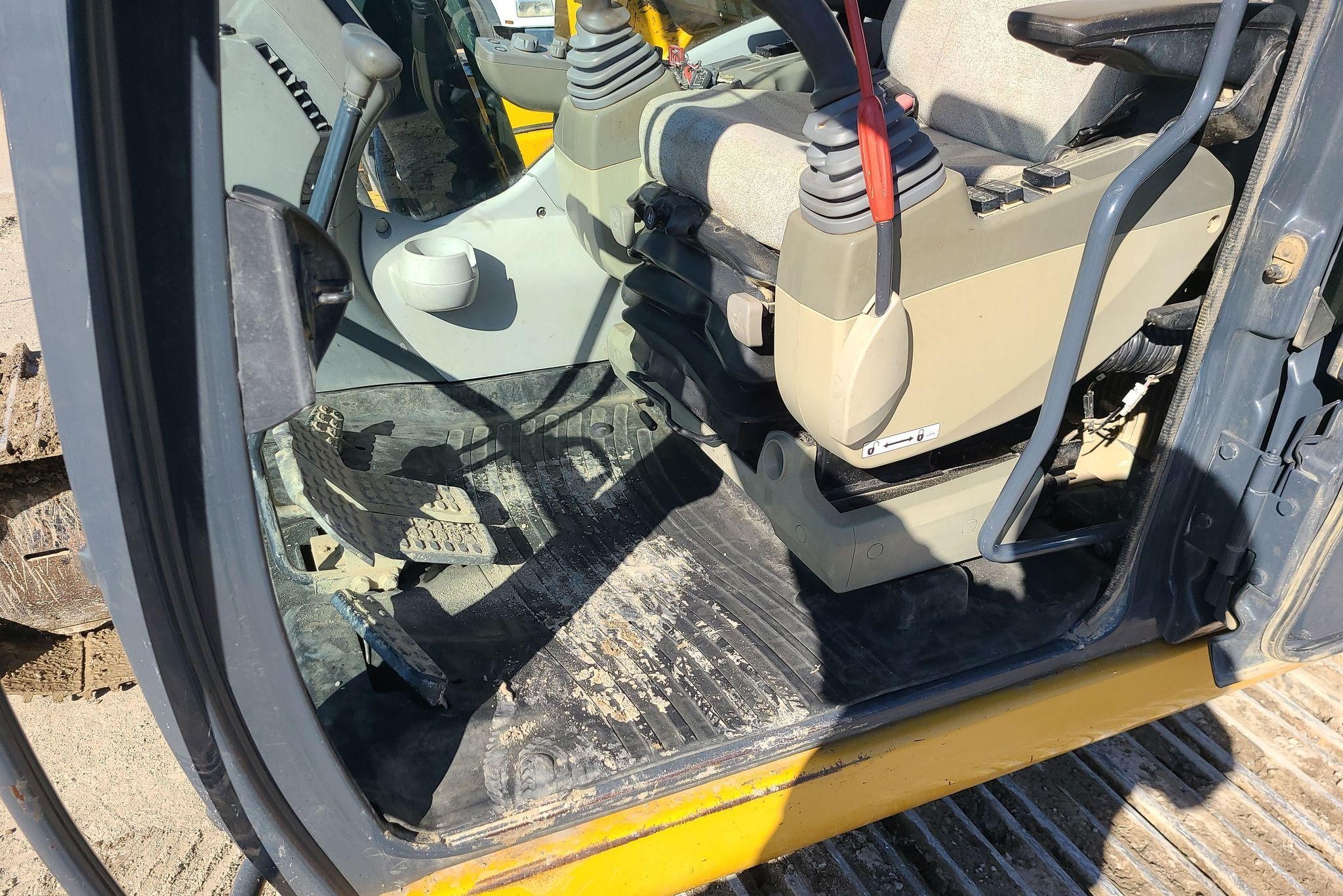 gallery 2014 John Deere 350G LC excavator