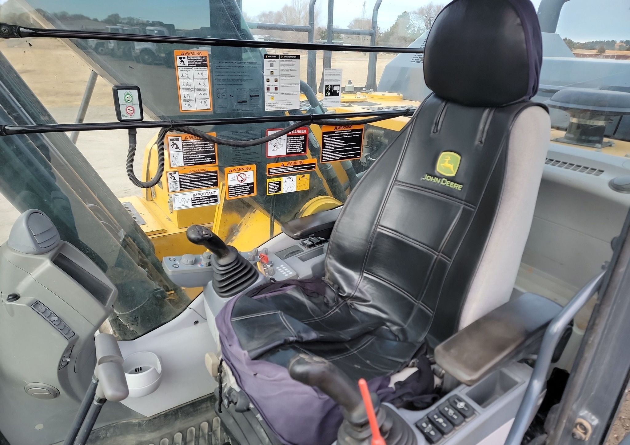 gallery 2018 John Deere 210G LC excavator