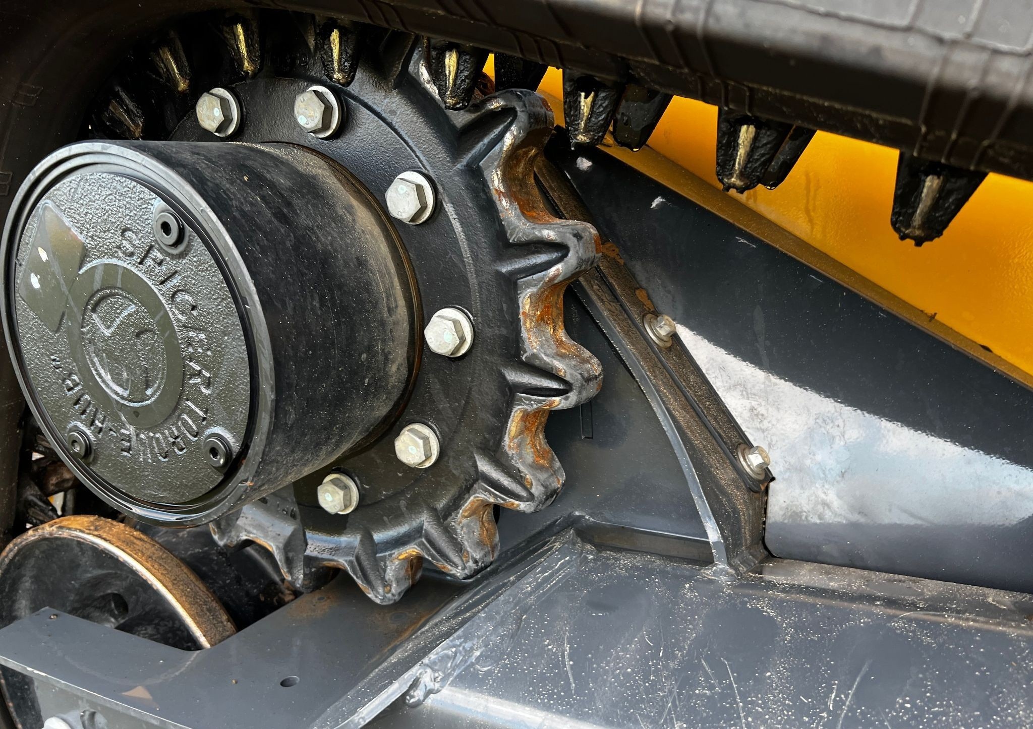 gallery 2022 John Deere 325G tracked skid steer