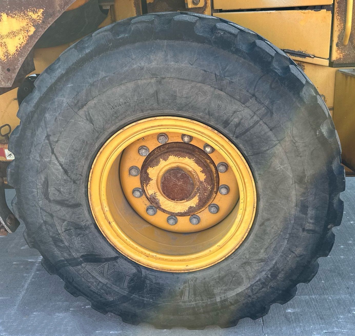 gallery 2013 John Deere 444K wheel loader