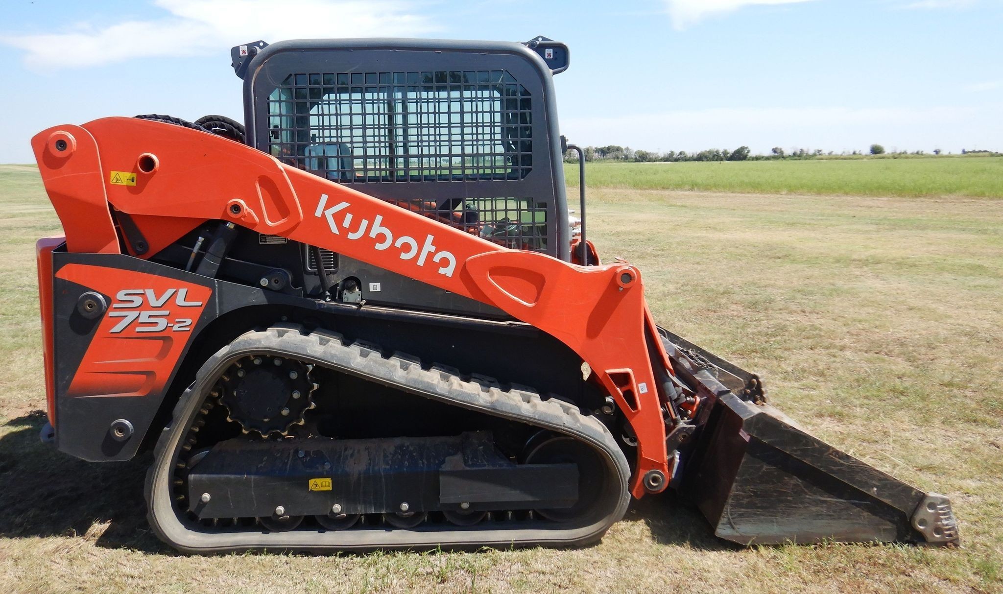 gallery 2021 Kubota SVL75-2  tracked skid steer loader