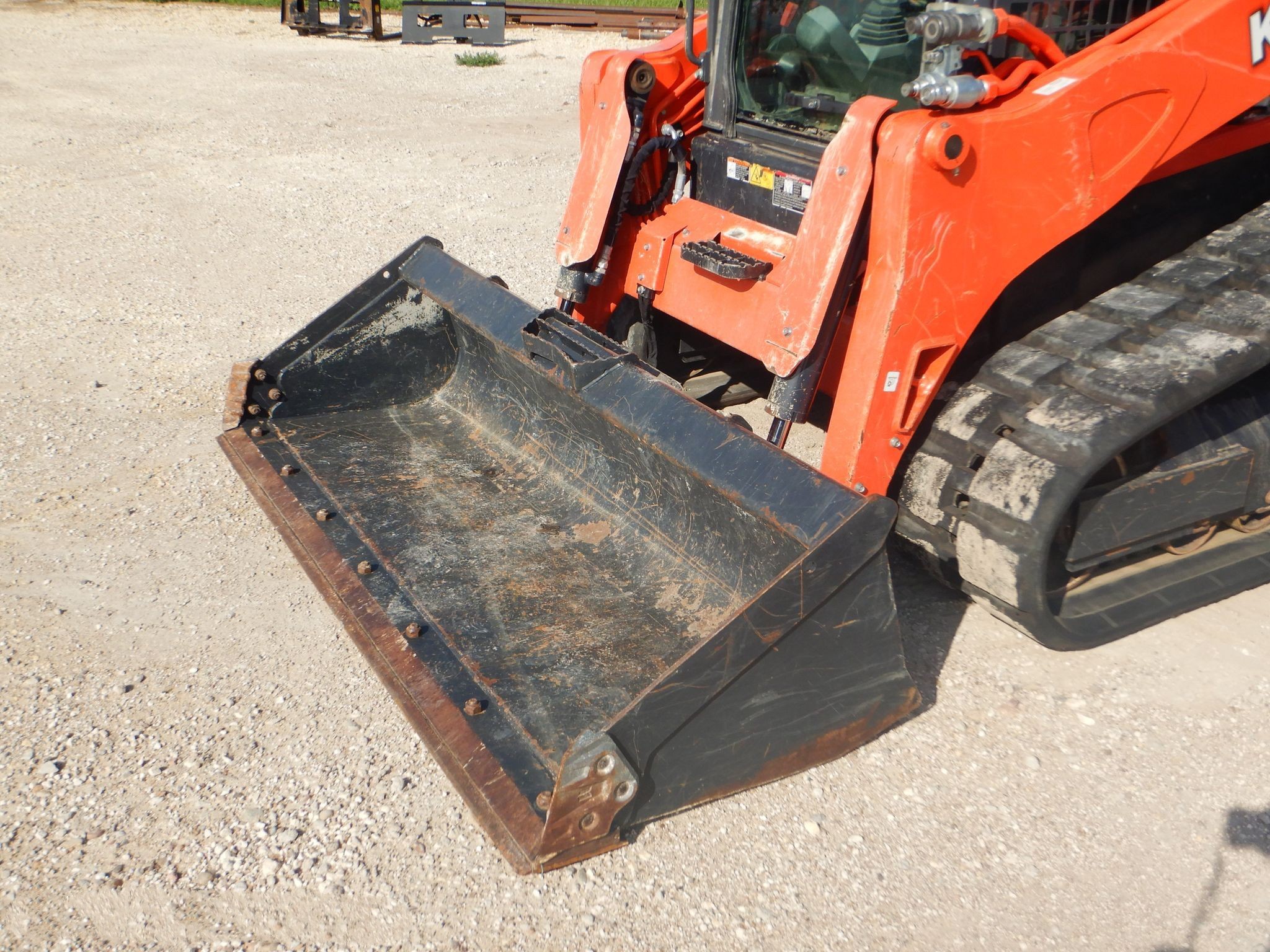 gallery 2015 Kubota SVL90-2 skid steer