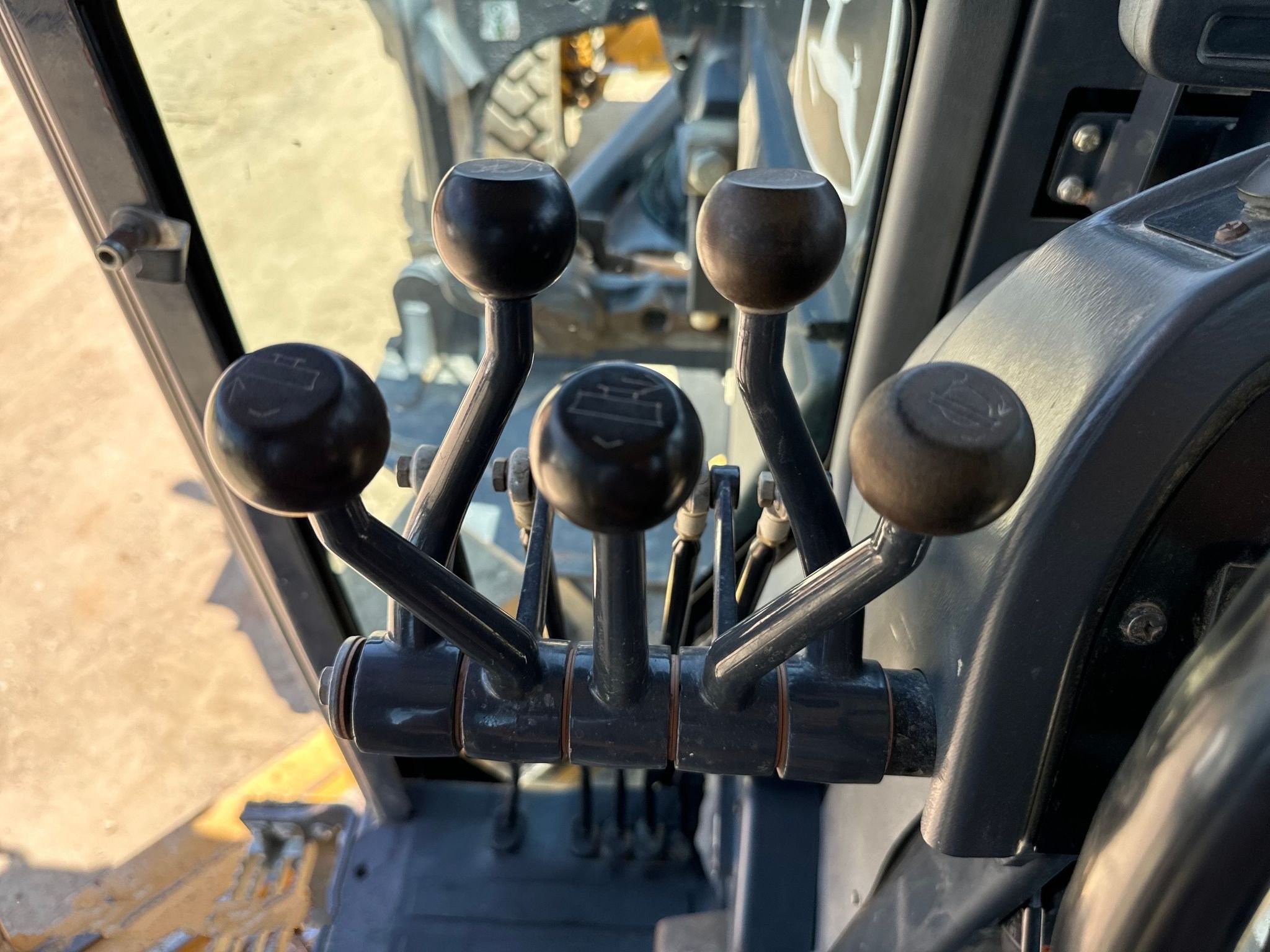 gallery 2011 John Deere 772G motor grader