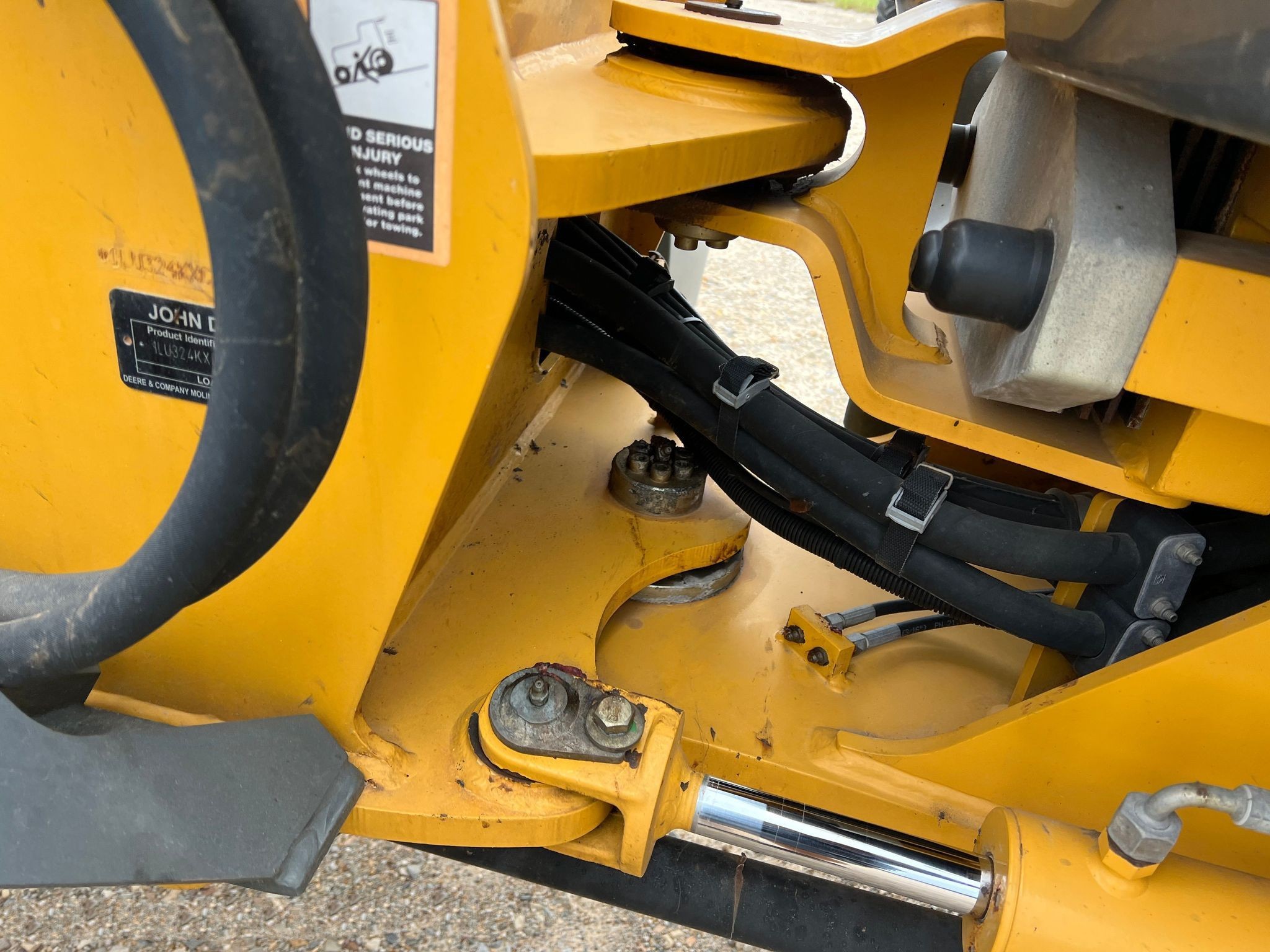 gallery 2016 John Deere 324K wheel loader
