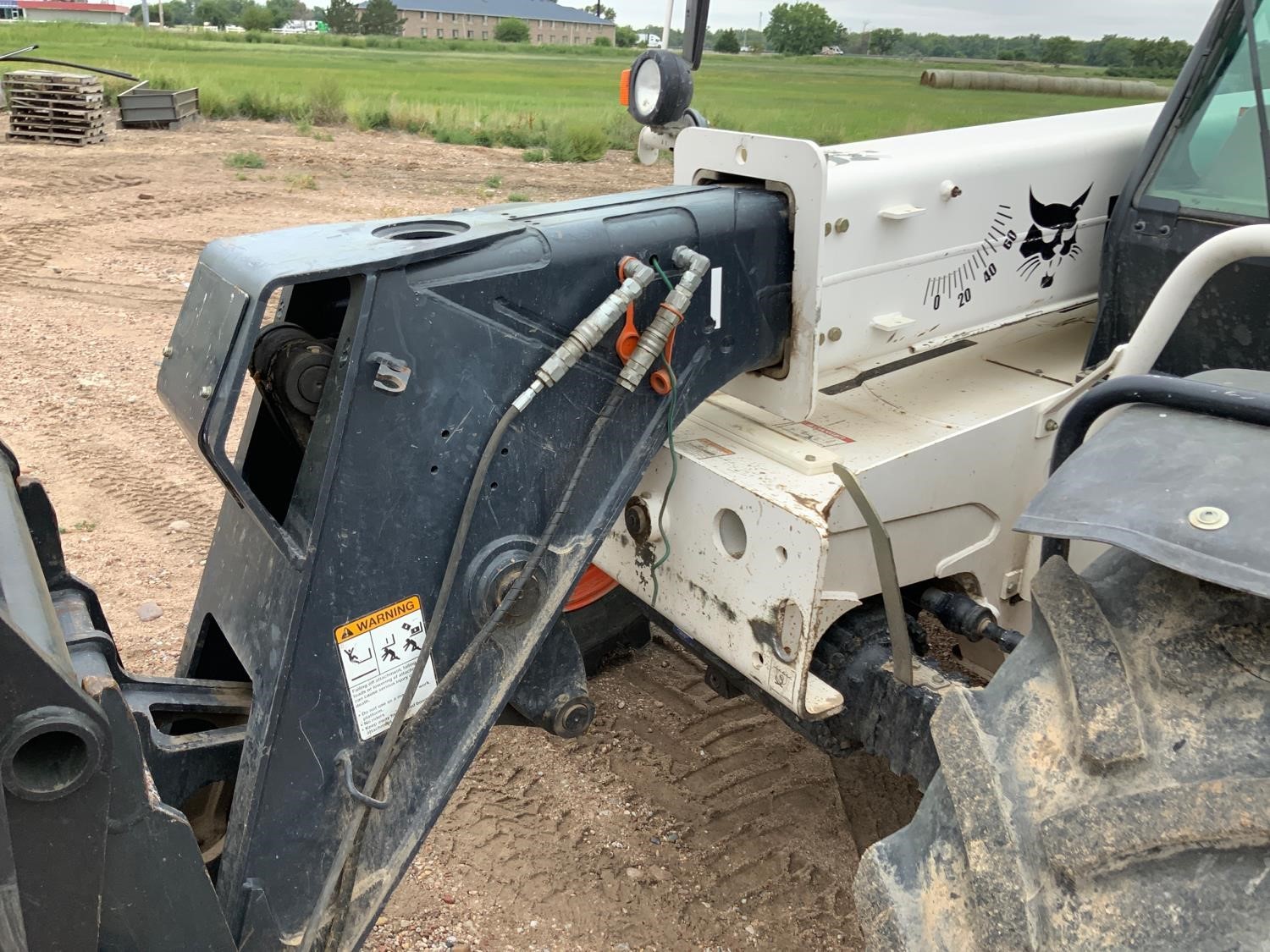 gallery 2010 Bobcat V723 4x4x4 Telehandler