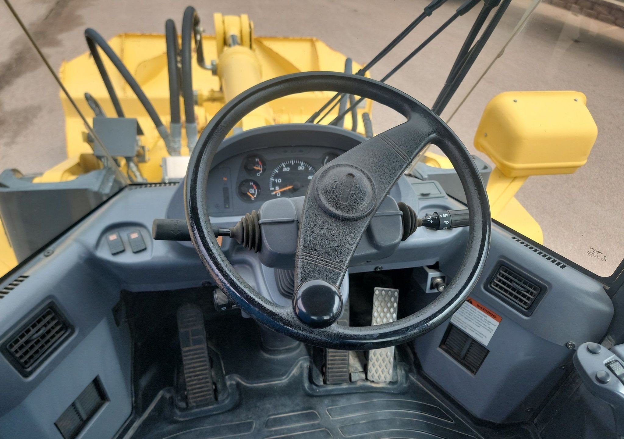 gallery 2005 Komatsu WA320 wheel loader