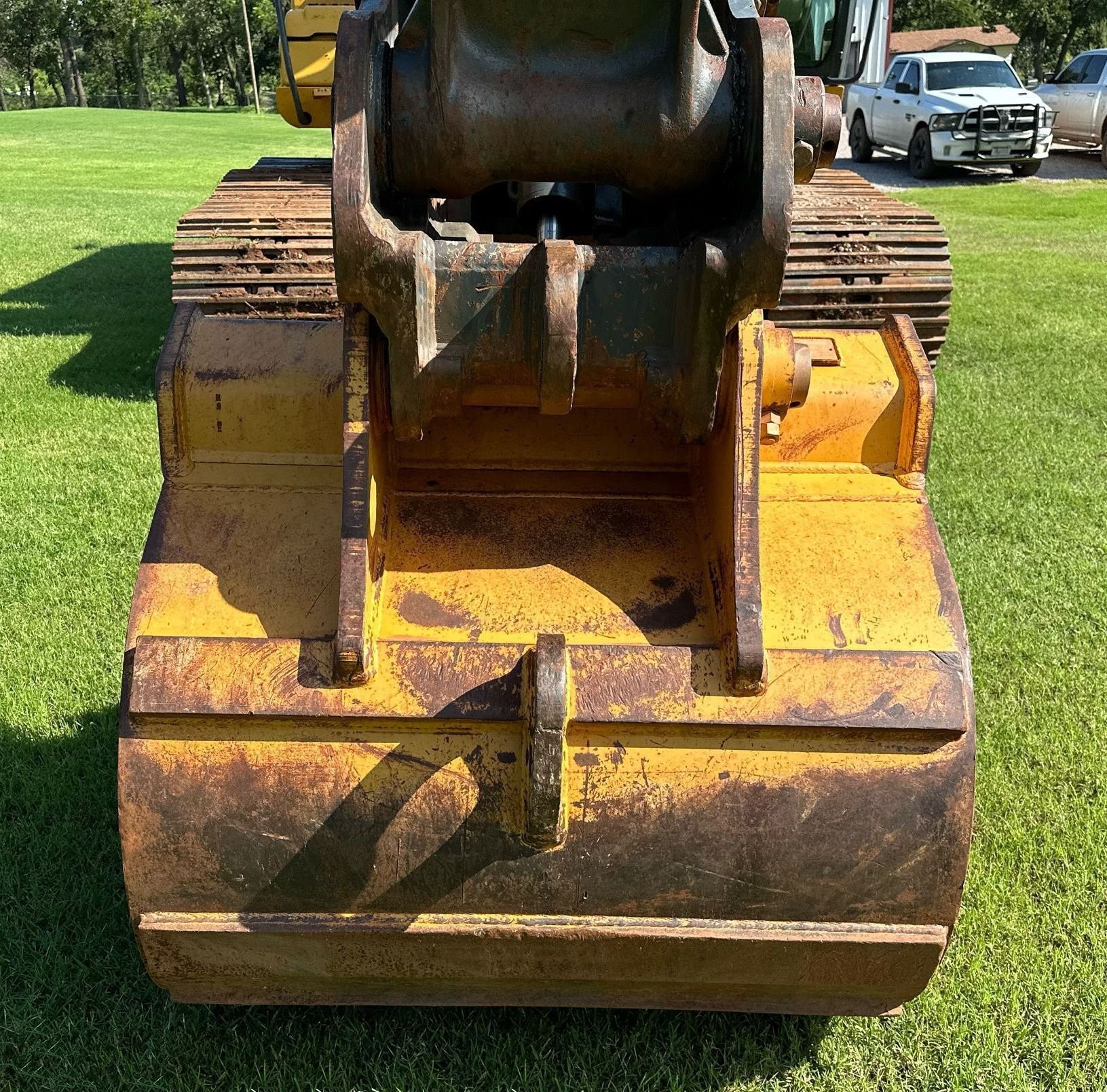 gallery 2014 John Deere 250G LC excavator