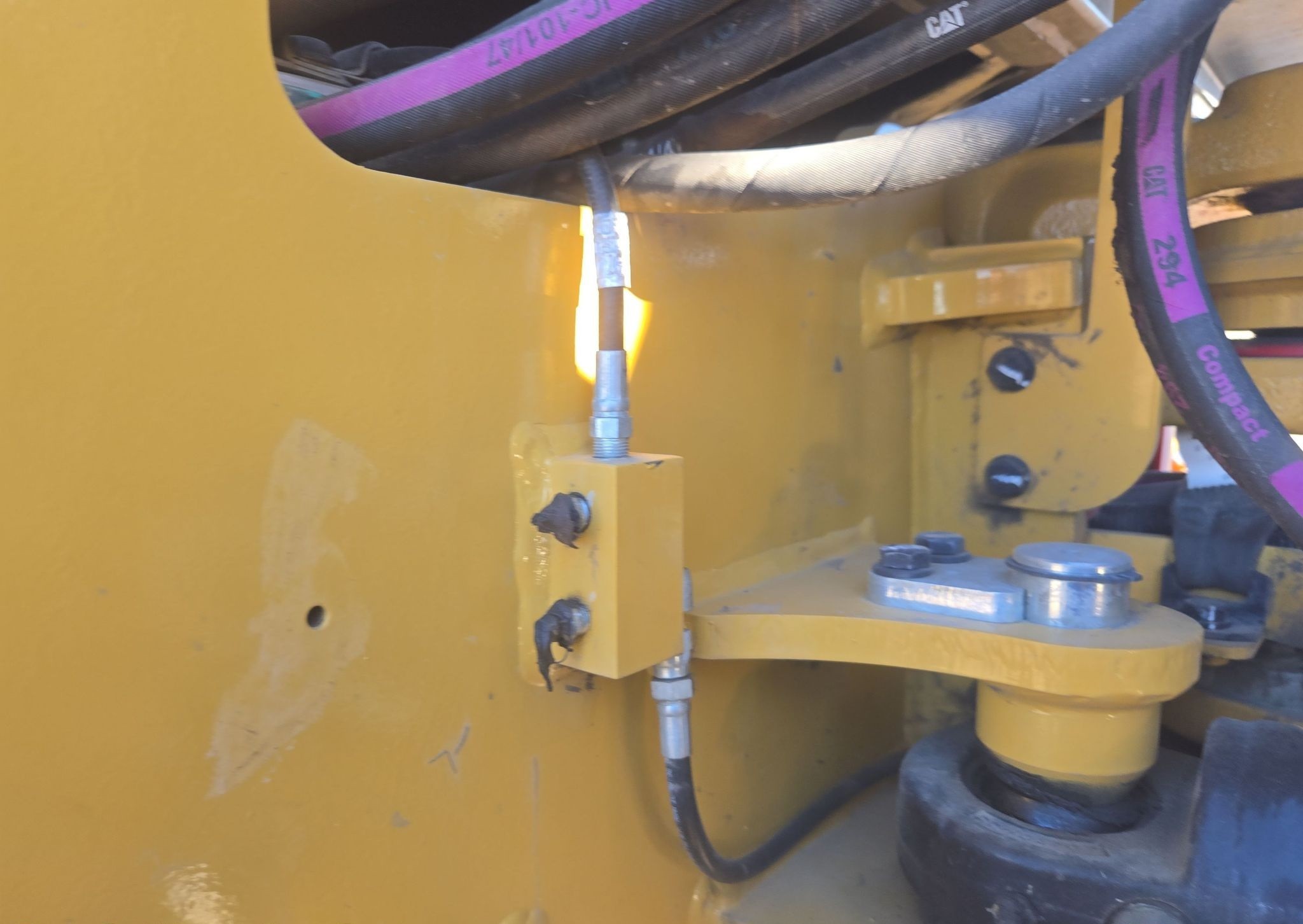 gallery 2022 Caterpillar 908M wheel loader