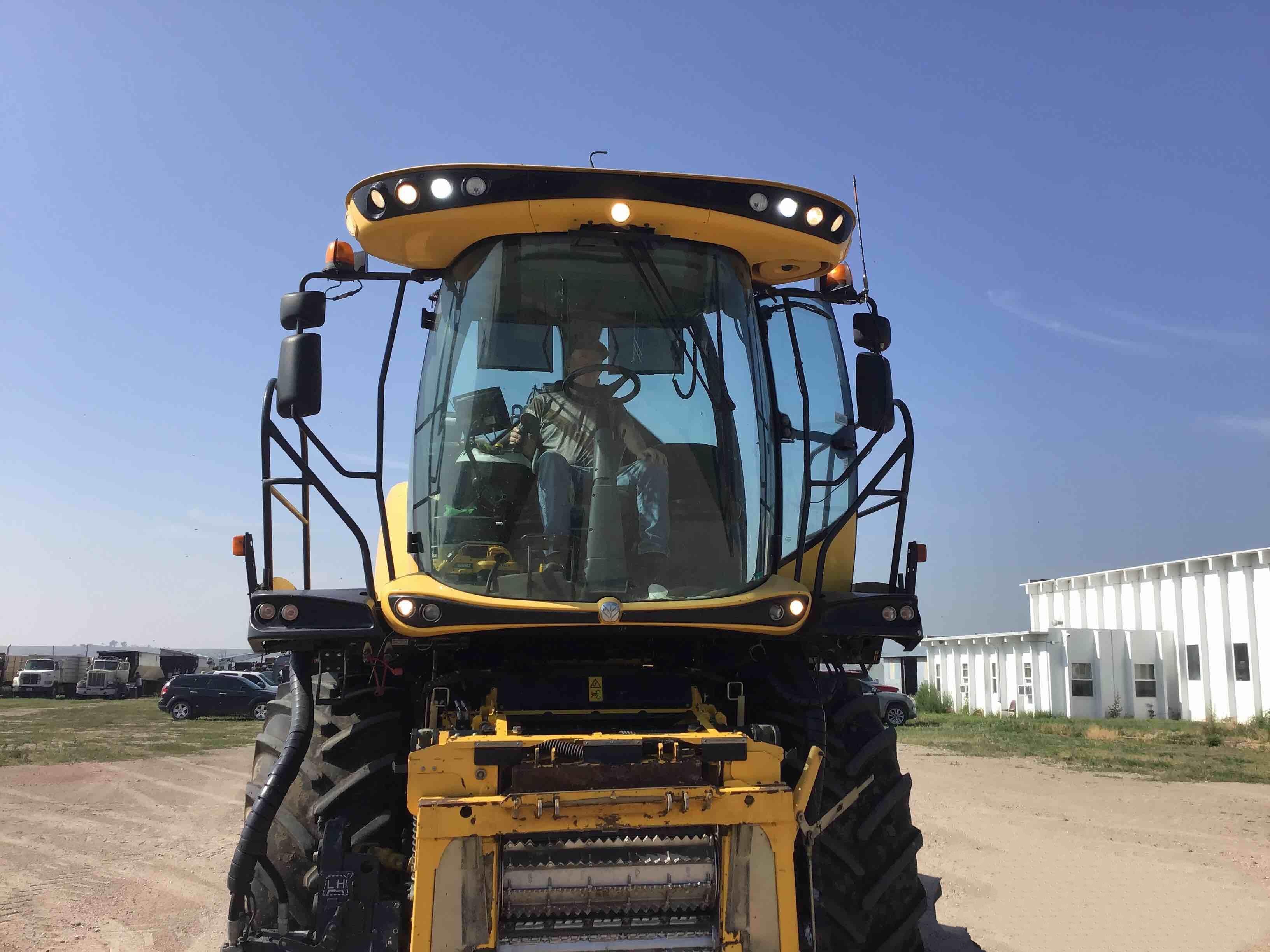 gallery 2016 New Holland FR850 Self-Propelled Forage Harvester