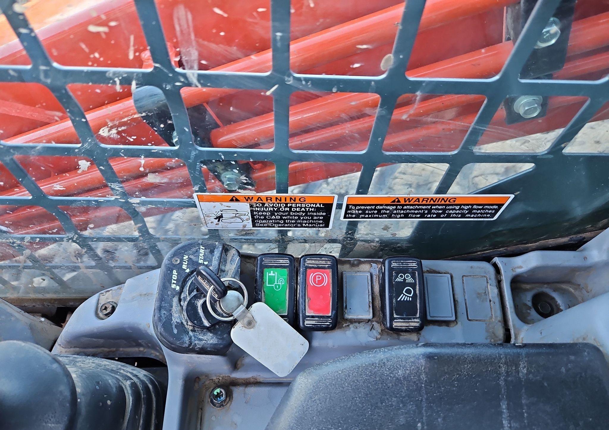 gallery 2022 Kubota SVL97-2 tracked skid steer loader