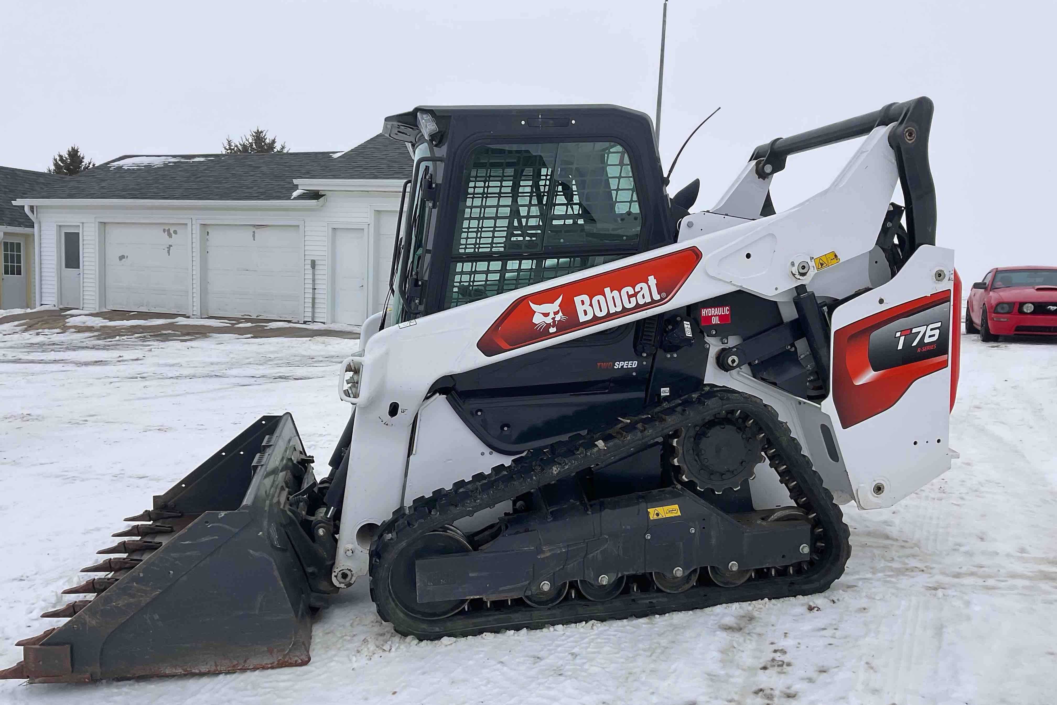 gallery Bobcat T76 R-Series Compact Track Loader