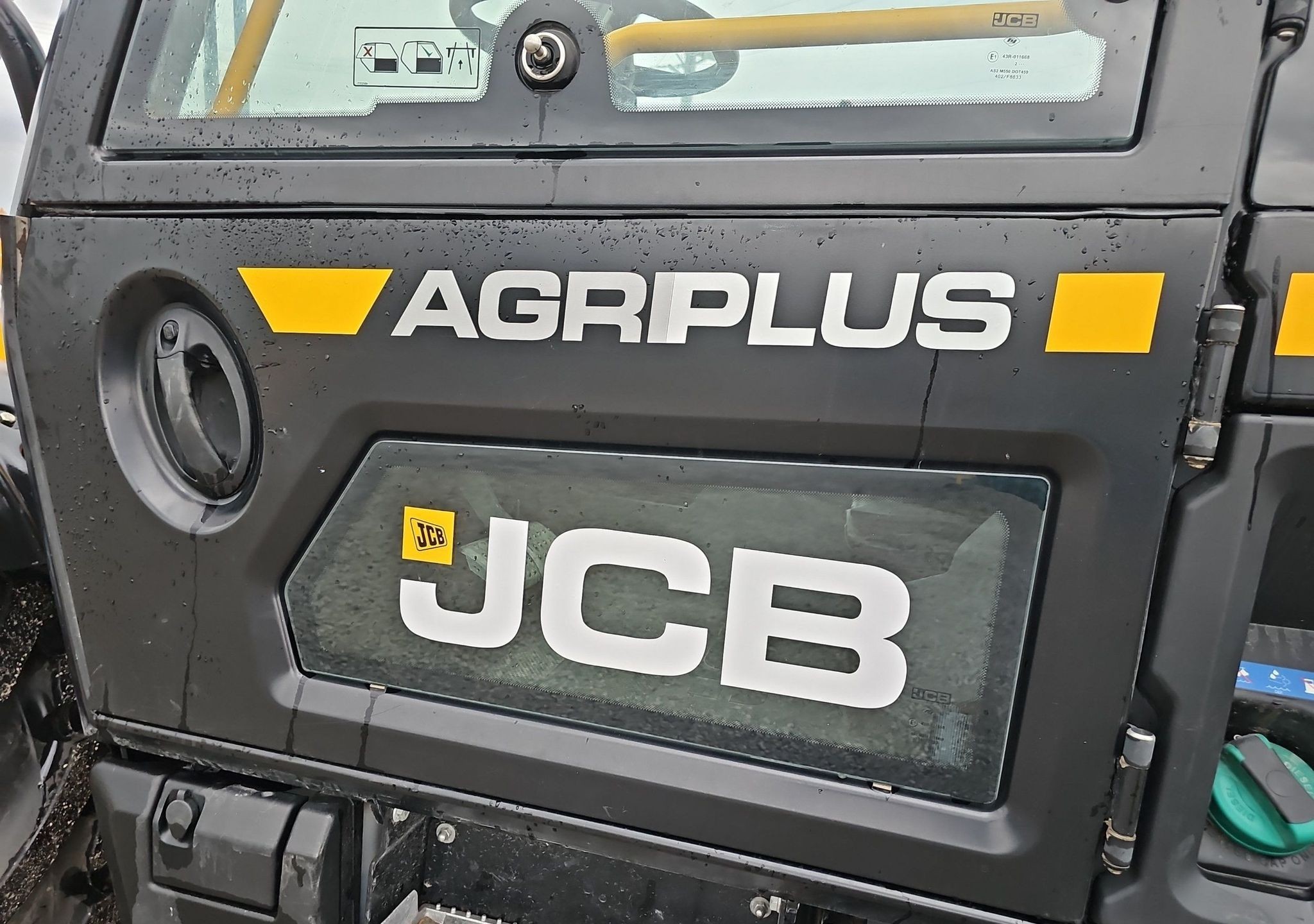 gallery 2023 JCB 542-70AG telehandler